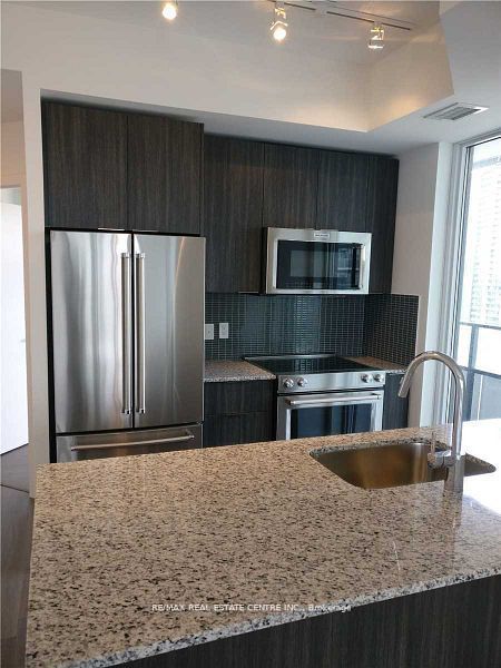 20 Shore Breeze Drive 2004, Toronto, ON M8V 1A1 photo 4