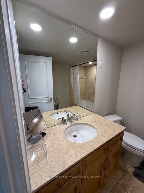 2737 Keele Street 709, Toronto, ON M3M 2E9 photo 5