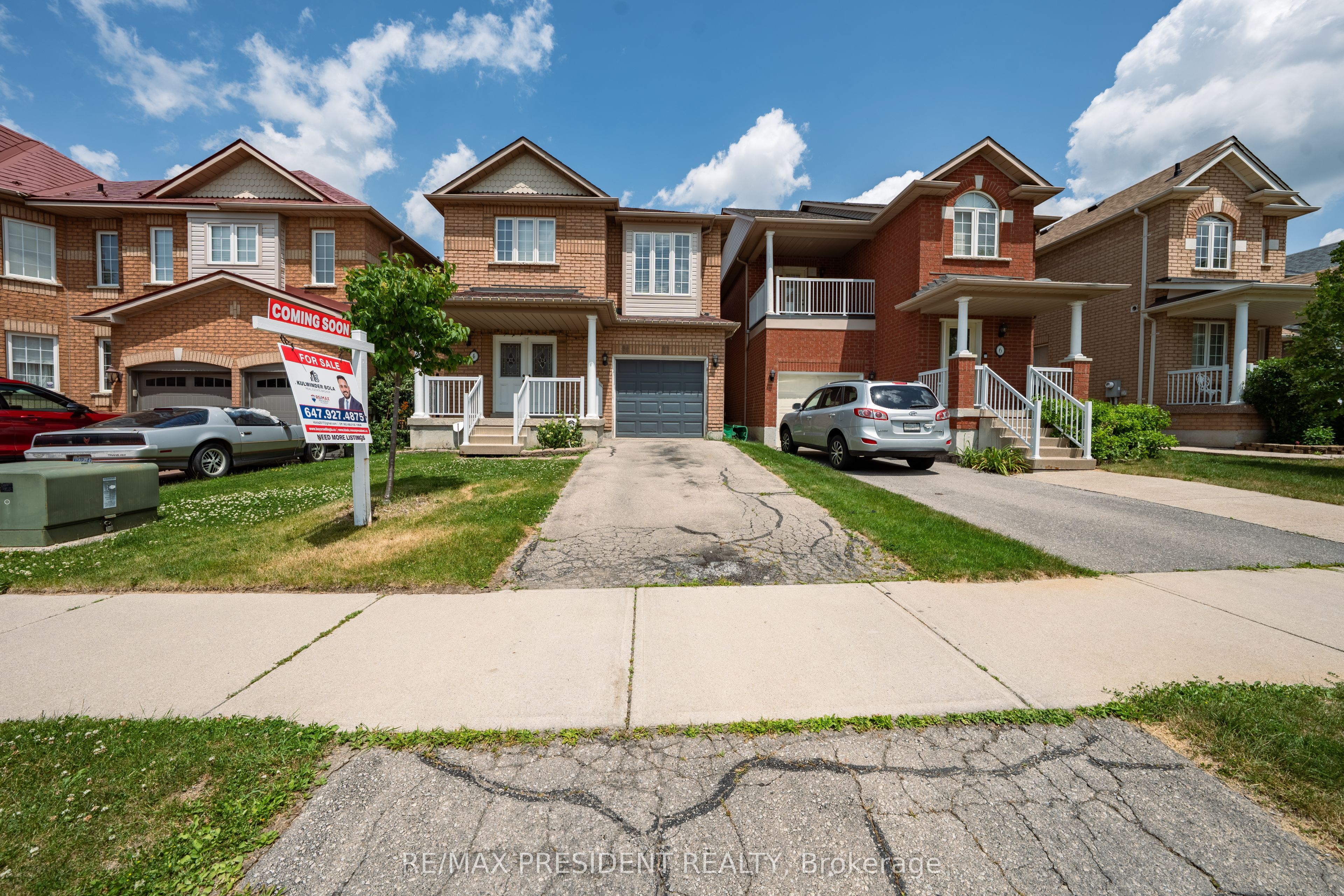 4 Redfinch Way, Brampton, ON L7A 2B3