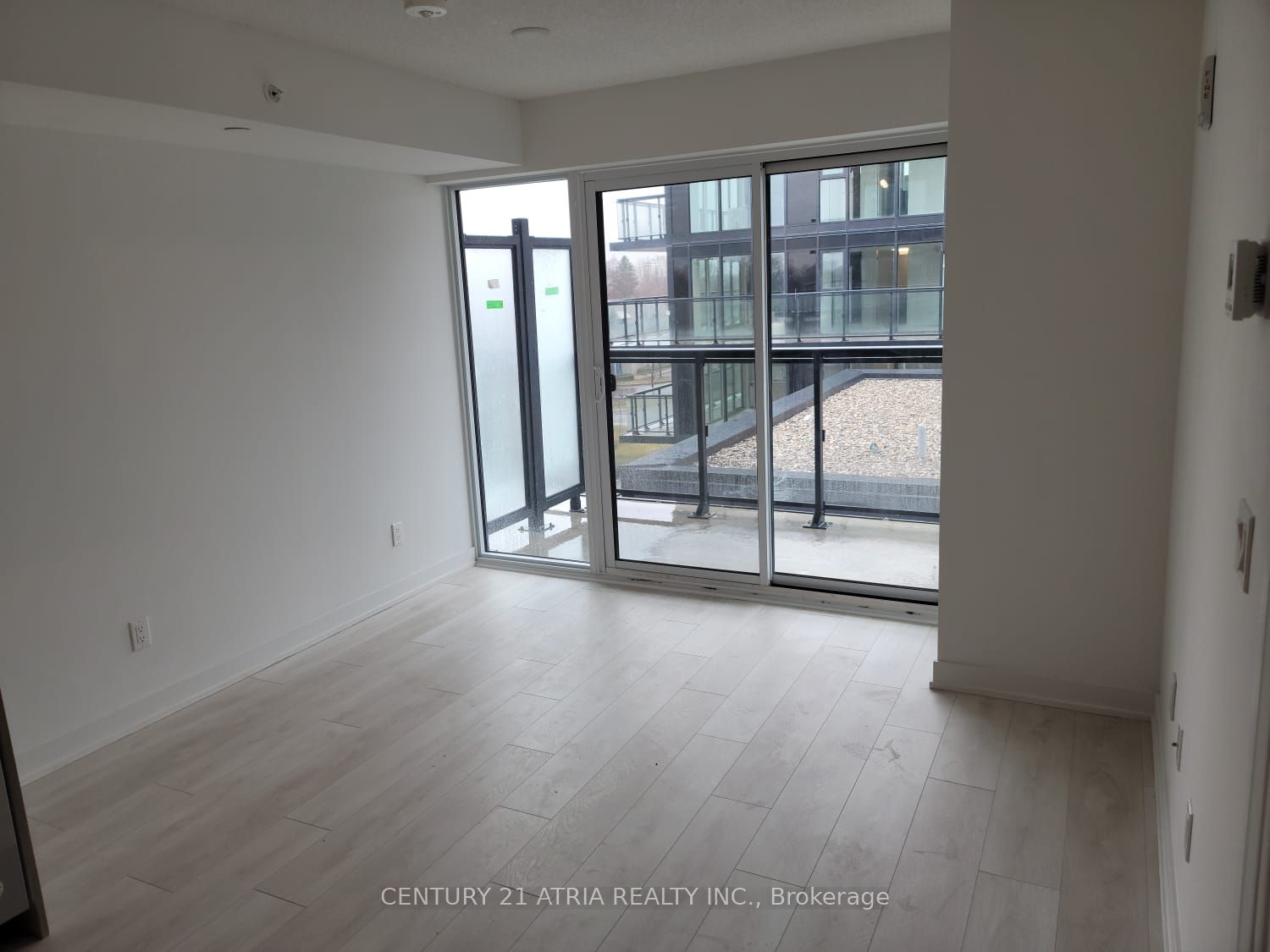 1119 Cooke Boulevard B522, Burlington, ON L7T 0C7 photo 3