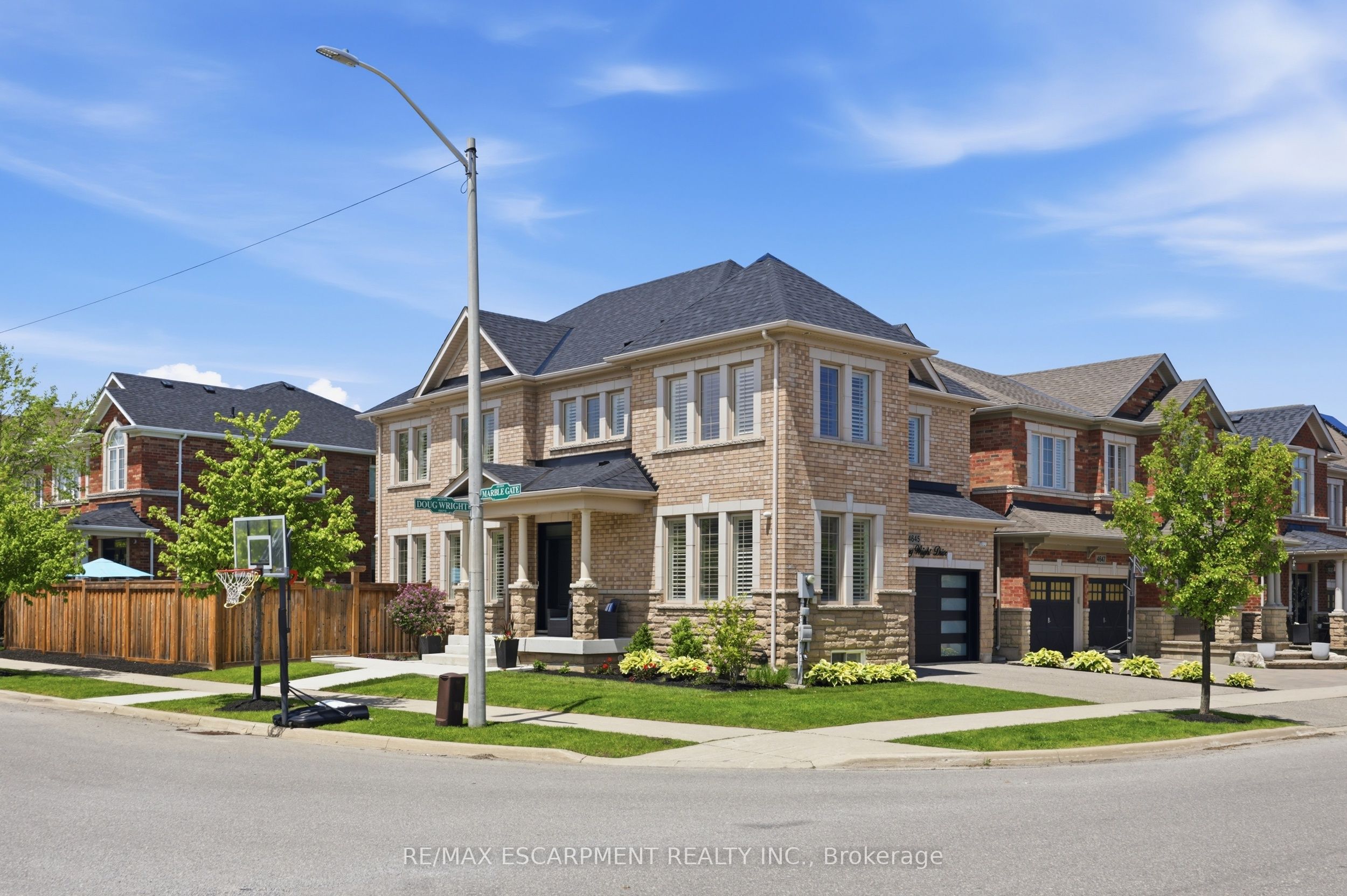 4645 Doug Wright Drive, Burlington, ON L7M 0L3 photo 3