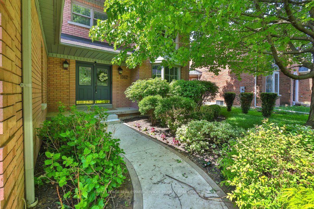 1962 Calgary Court, Mississauga, ON L5H 4J1 photo 2