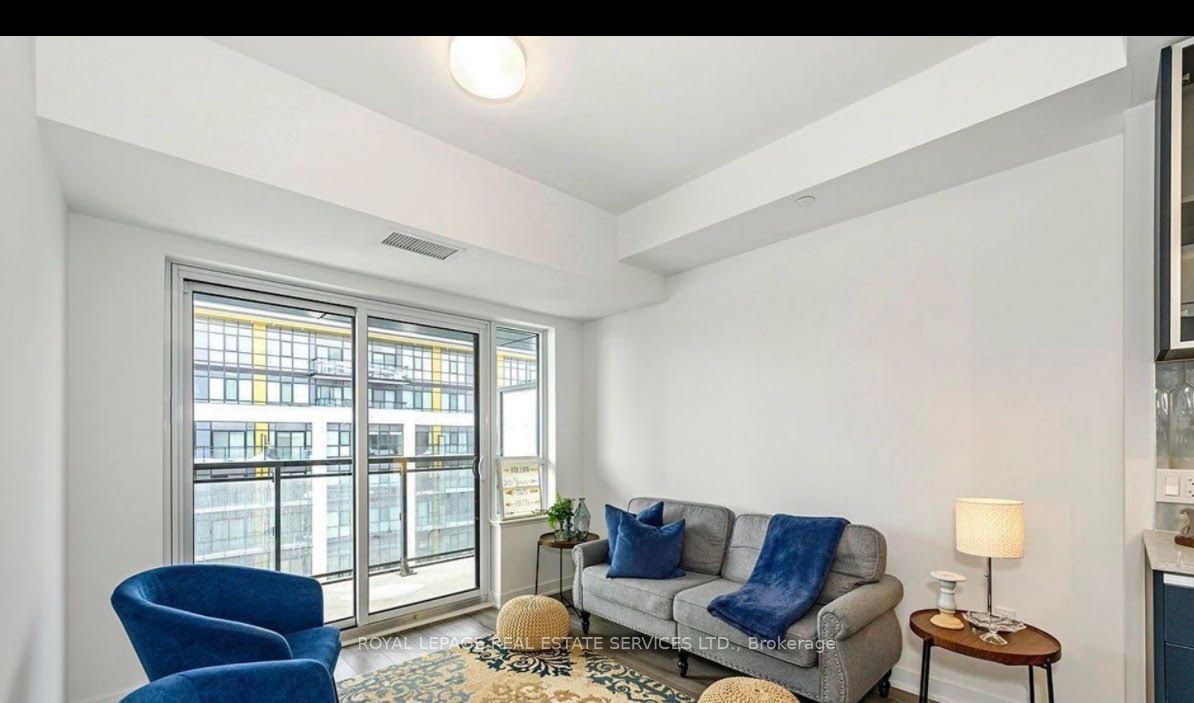 395 Dundas Street 820, Oakville, ON L6M 4M2 photo 4
