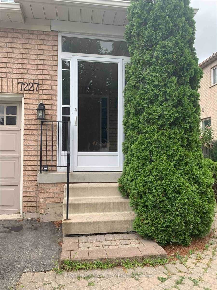 7227 Para Place Upper, Mississauga, ON L5W 1K4 photo 2