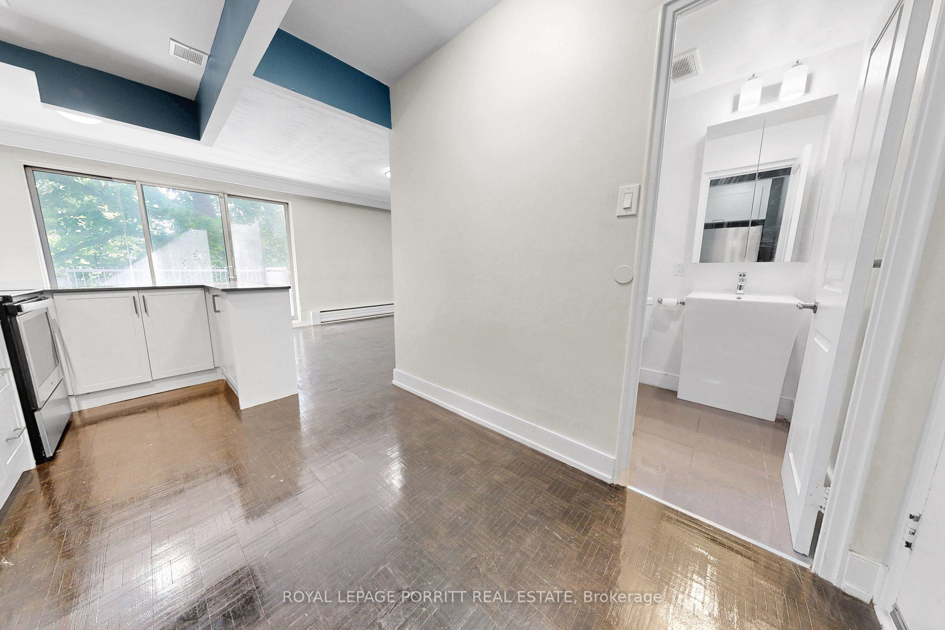 4 Superior Avenue 30, Toronto, ON M8V 2M4 photo 4