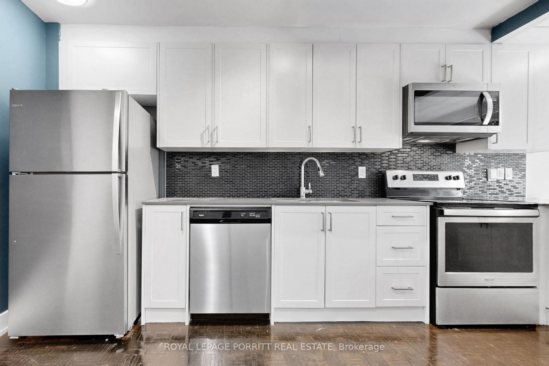 4 Superior Avenue 30, Toronto, ON M8V 2M4 photo 5