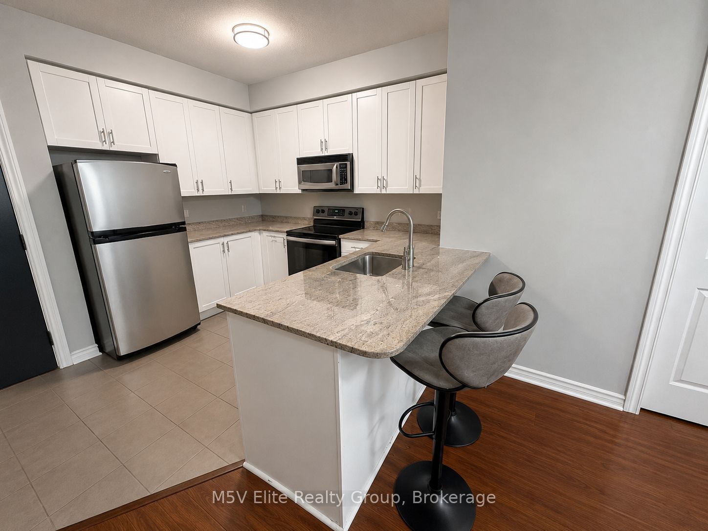 3504 Hurontario Street 212, Mississauga, ON L5B 0B9 photo 2