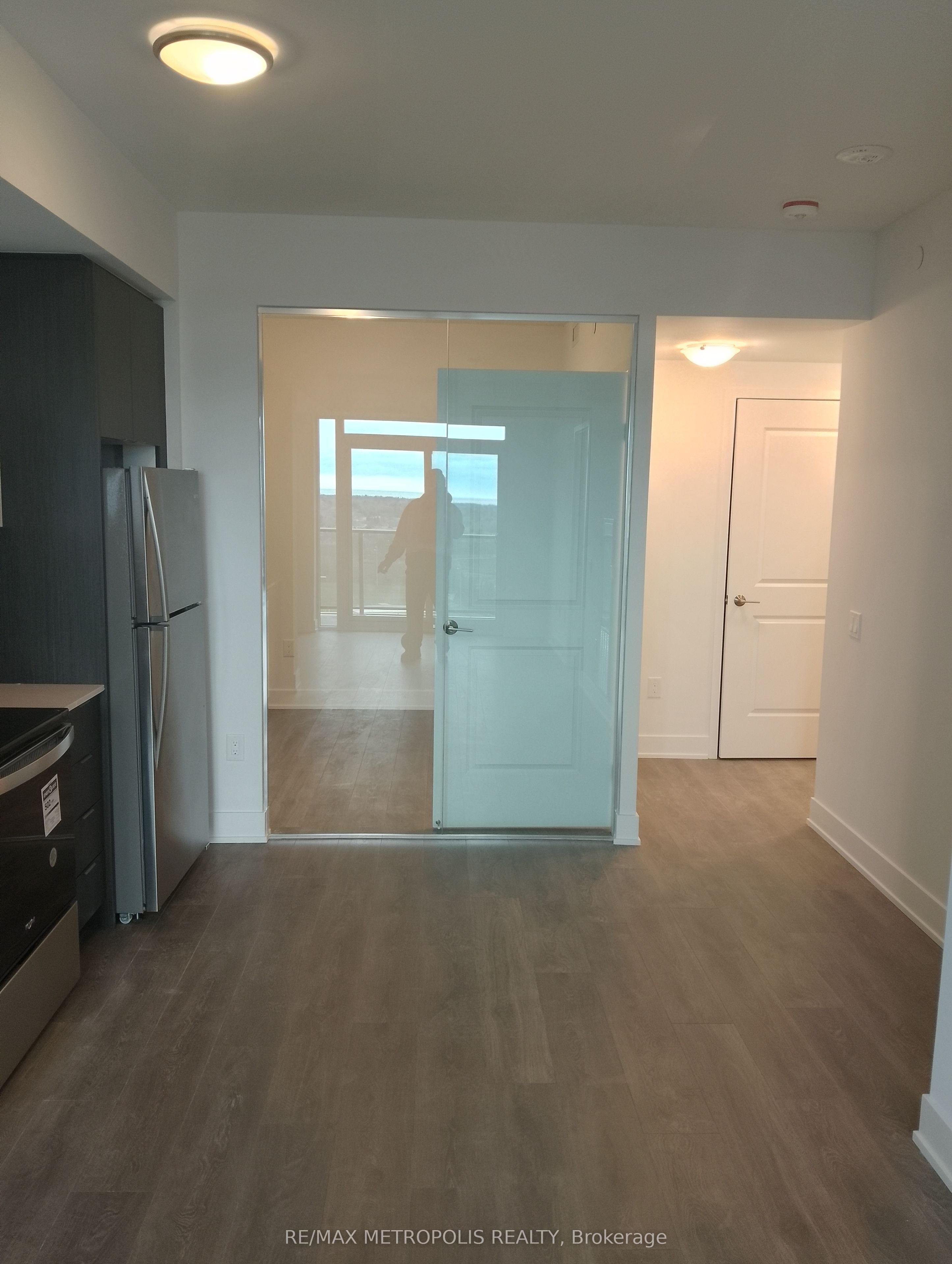 204 Burnhamthorpe Road E 1110, Mississauga, ON L5A 0B2 photo 2