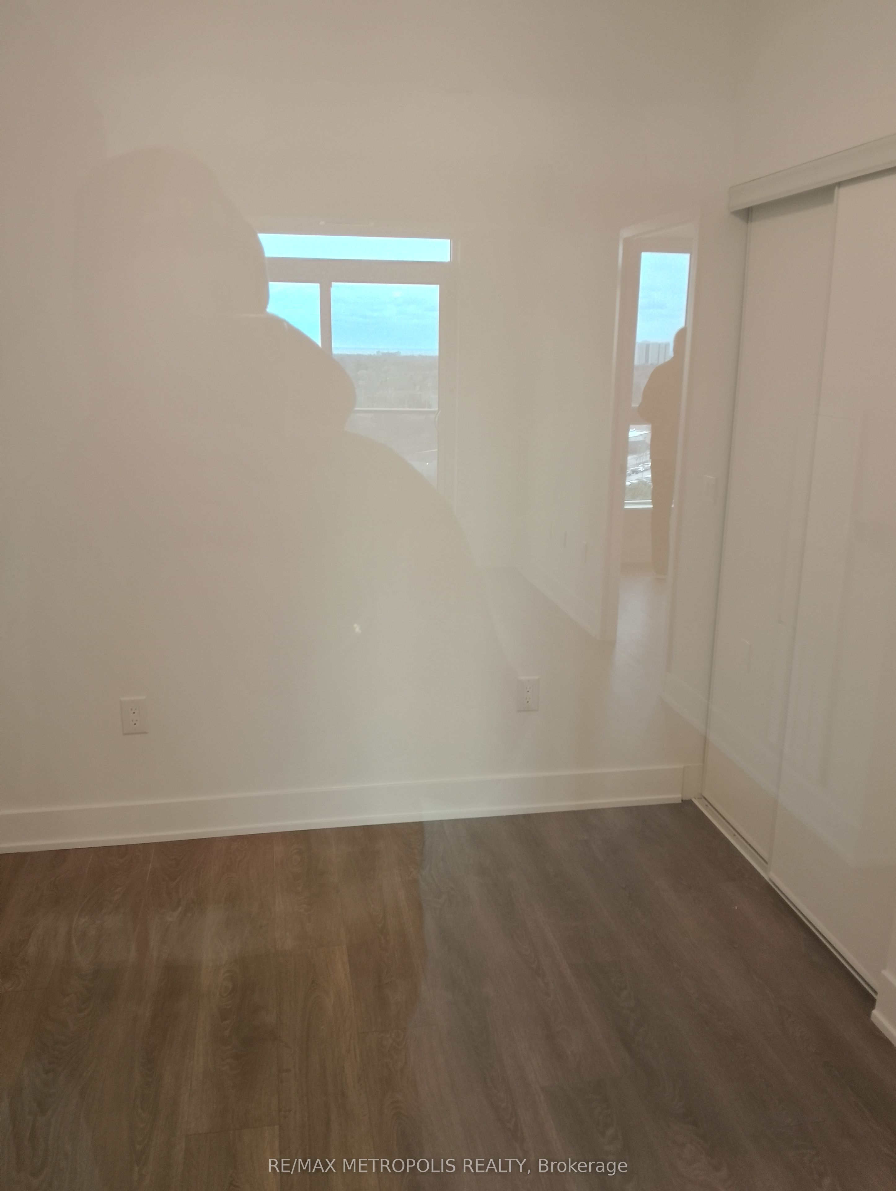 204 Burnhamthorpe Road E 1110, Mississauga, ON L5A 0B2 photo 4