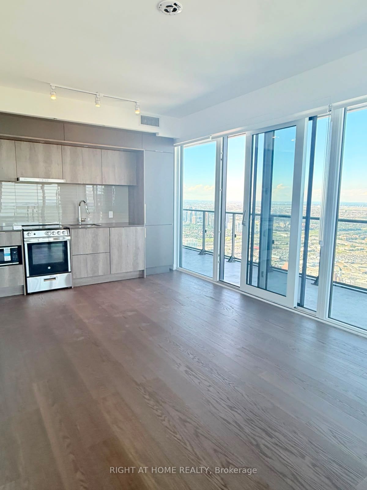 448 Burnhamthorpe Road W 6708, Mississauga, ON L5B 4M6 photo 5