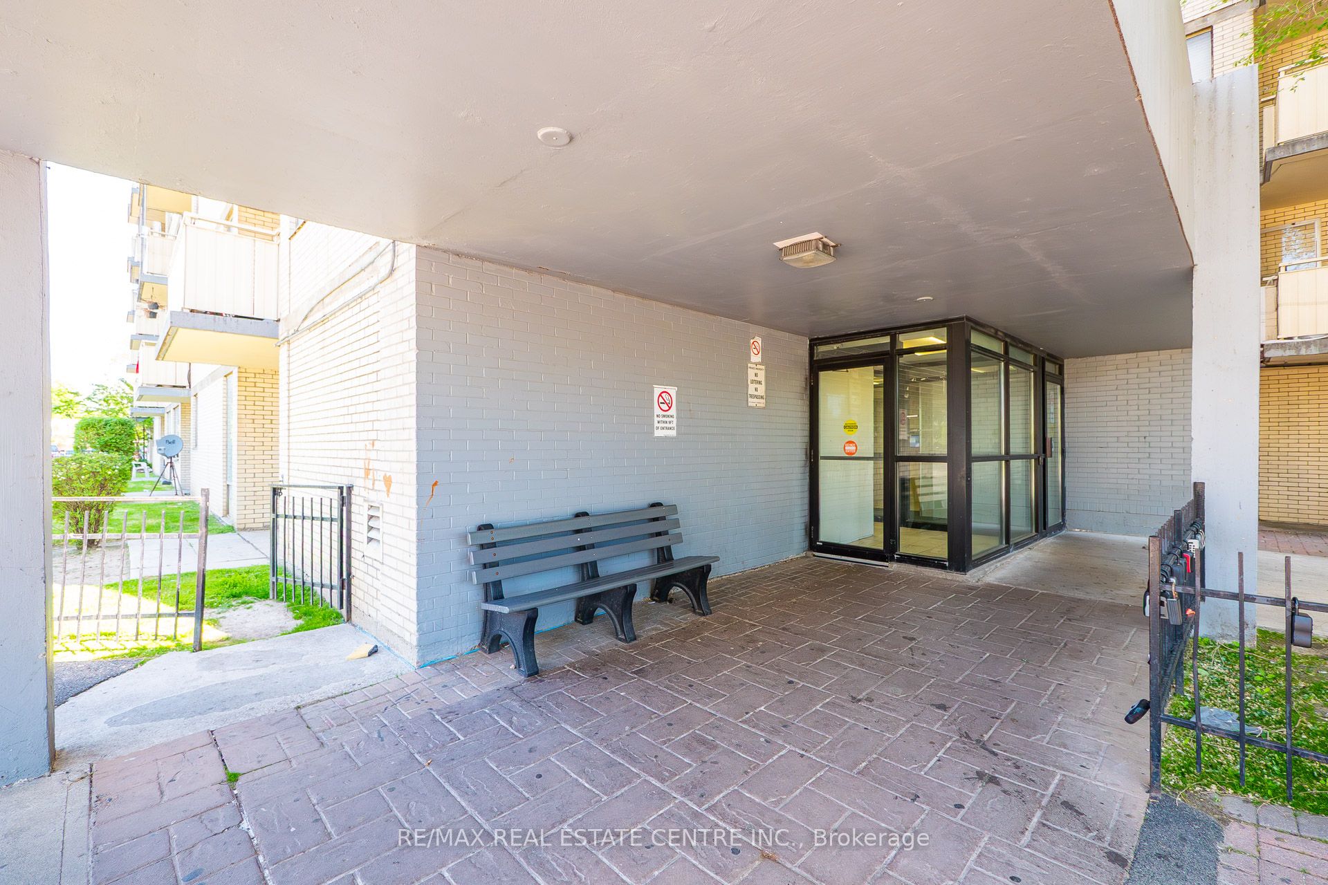 320 Dixon Road 1708, Toronto, ON M9R 1S8 photo 5
