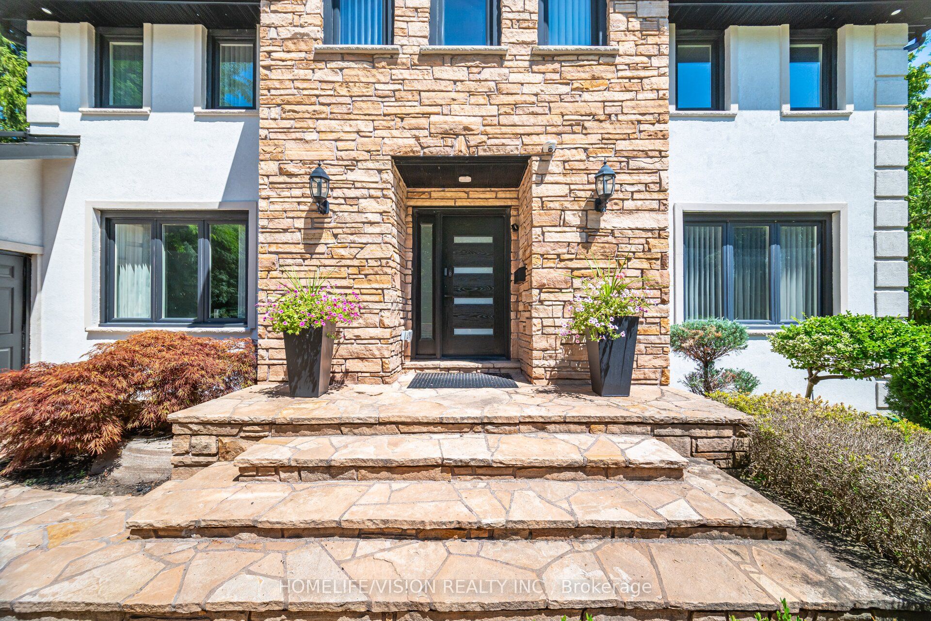 1298 Bunsden Avenue, Mississauga, ON L5H 3T9 photo 3