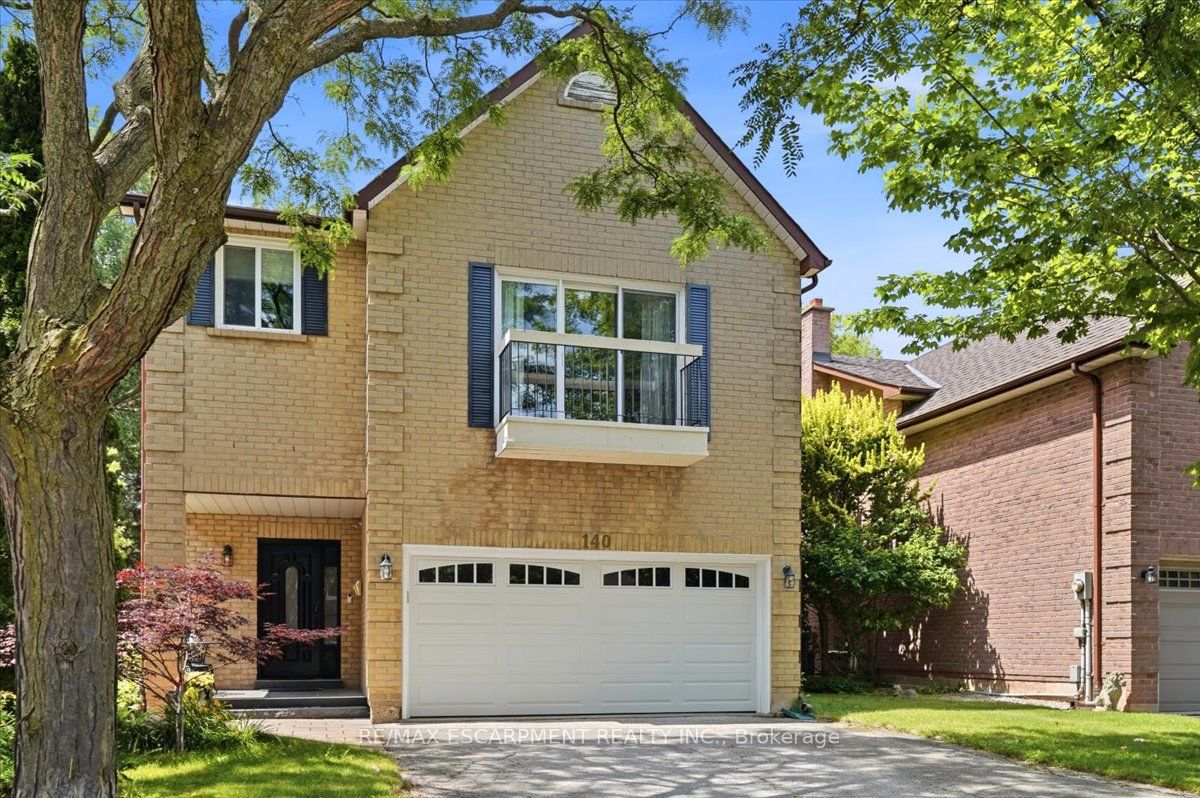 140 Romain Crescent, Oakville, ON L6H 5A6 photo 2
