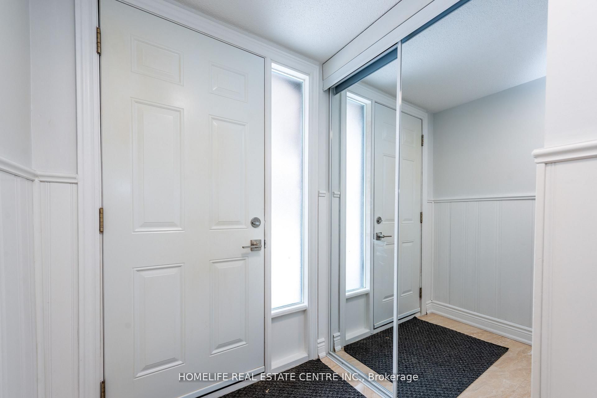 62 Mccallum Court, Brampton, ON L6W 3M4 photo 4