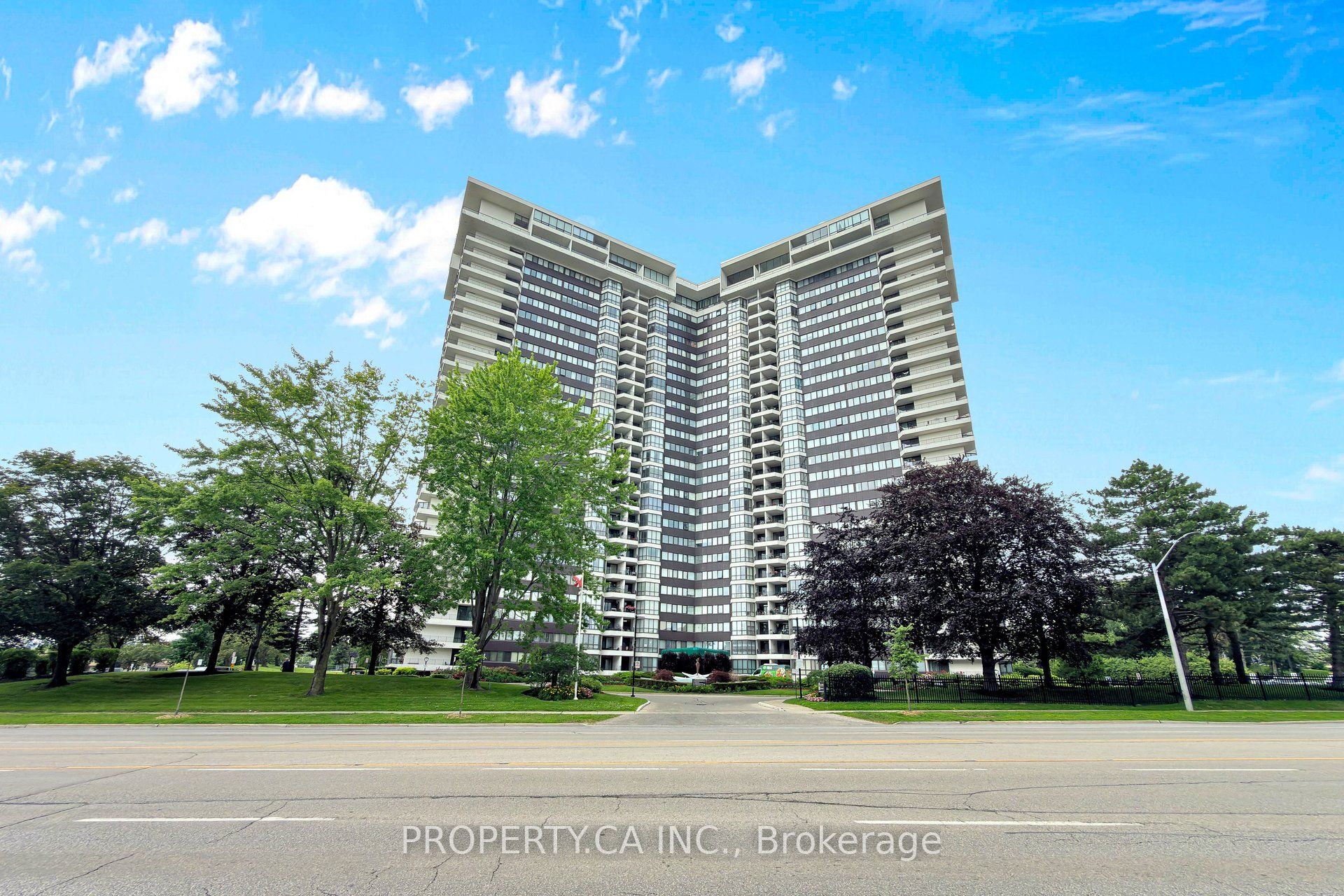 1333 Bloor Street 802, Mississauga, ON L4Y 3T6