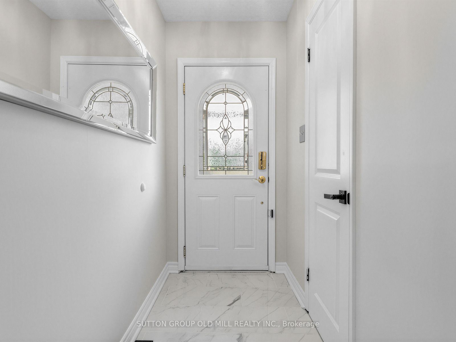 1629 Dewberry Crescent, Mississauga, ON L4W 3B6 photo 4