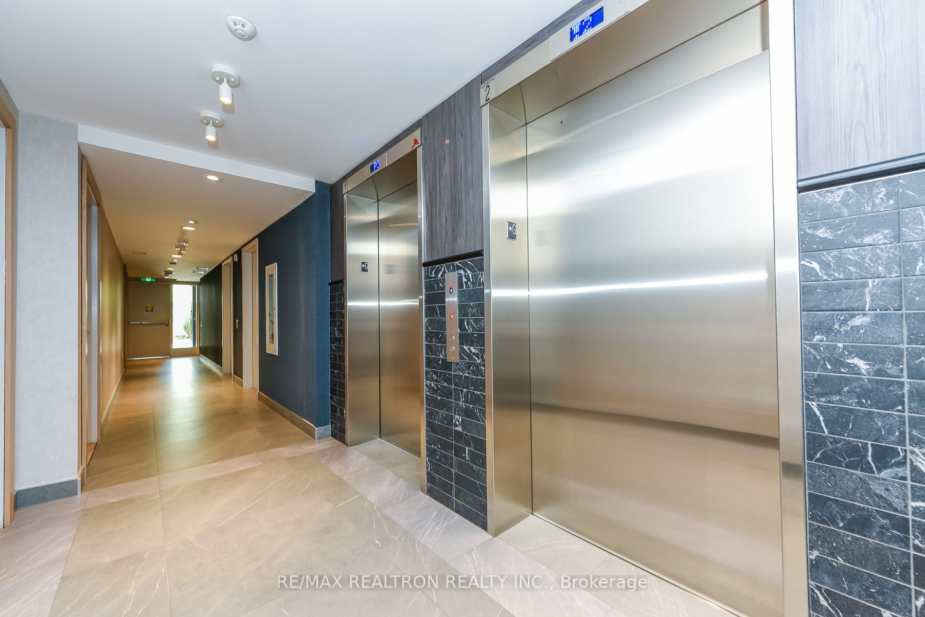1195 The Queensway N/A W 513, Toronto, ON M8Z 1R6 photo 5