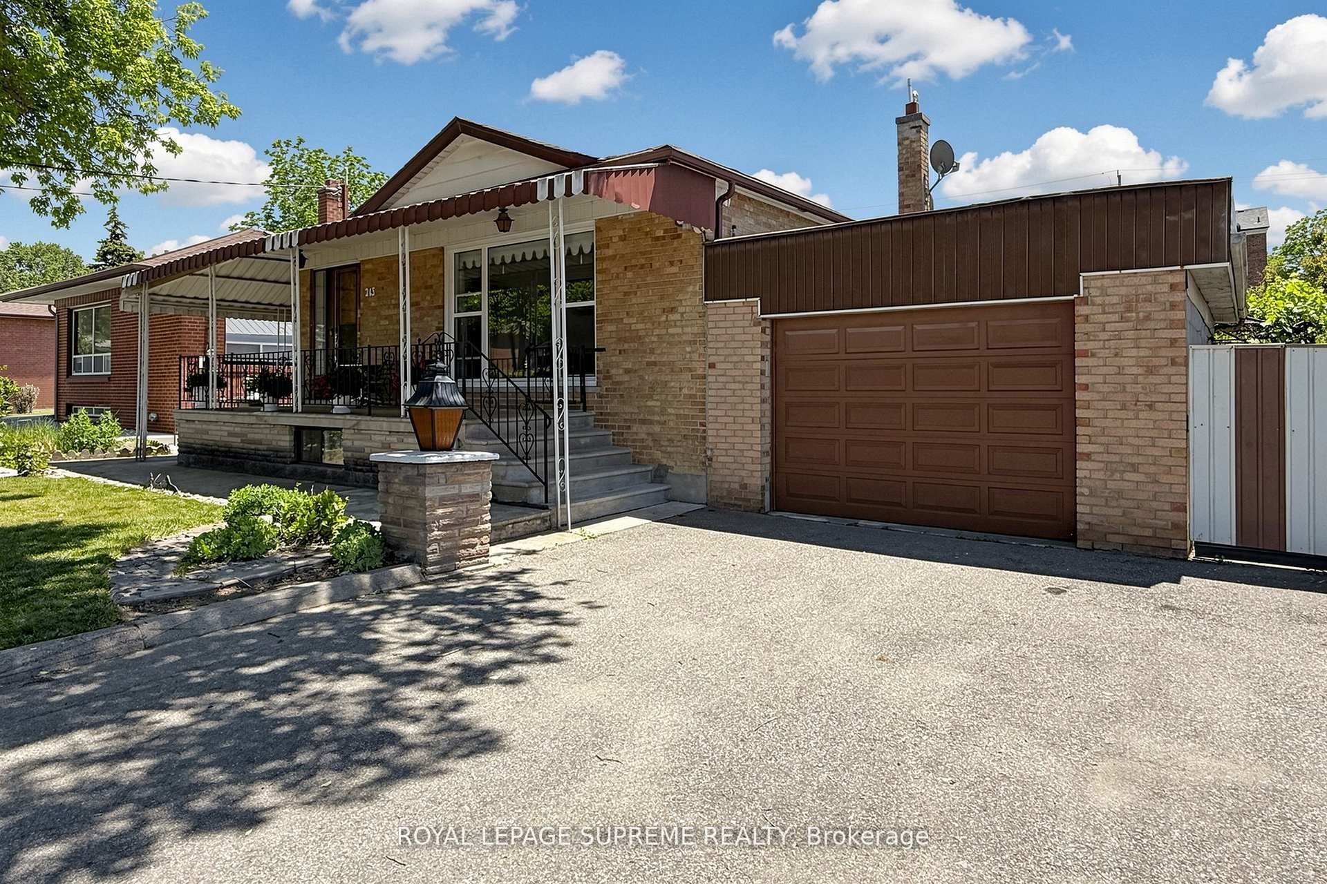 243 Epsom Downs Drive, Toronto, ON M3M 1T3 photo 2