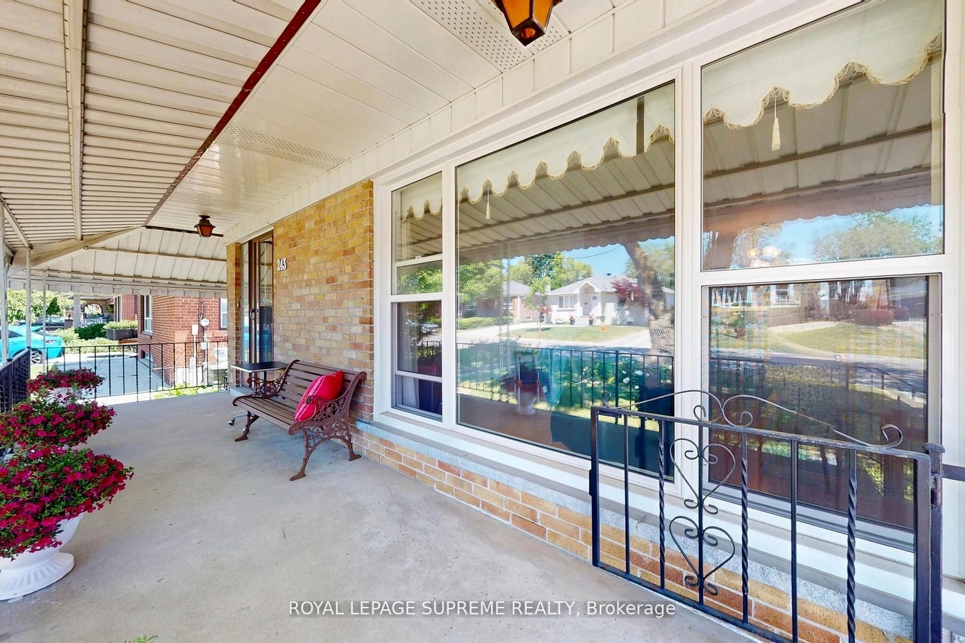 243 Epsom Downs Drive, Toronto, ON M3M 1T3 photo 4