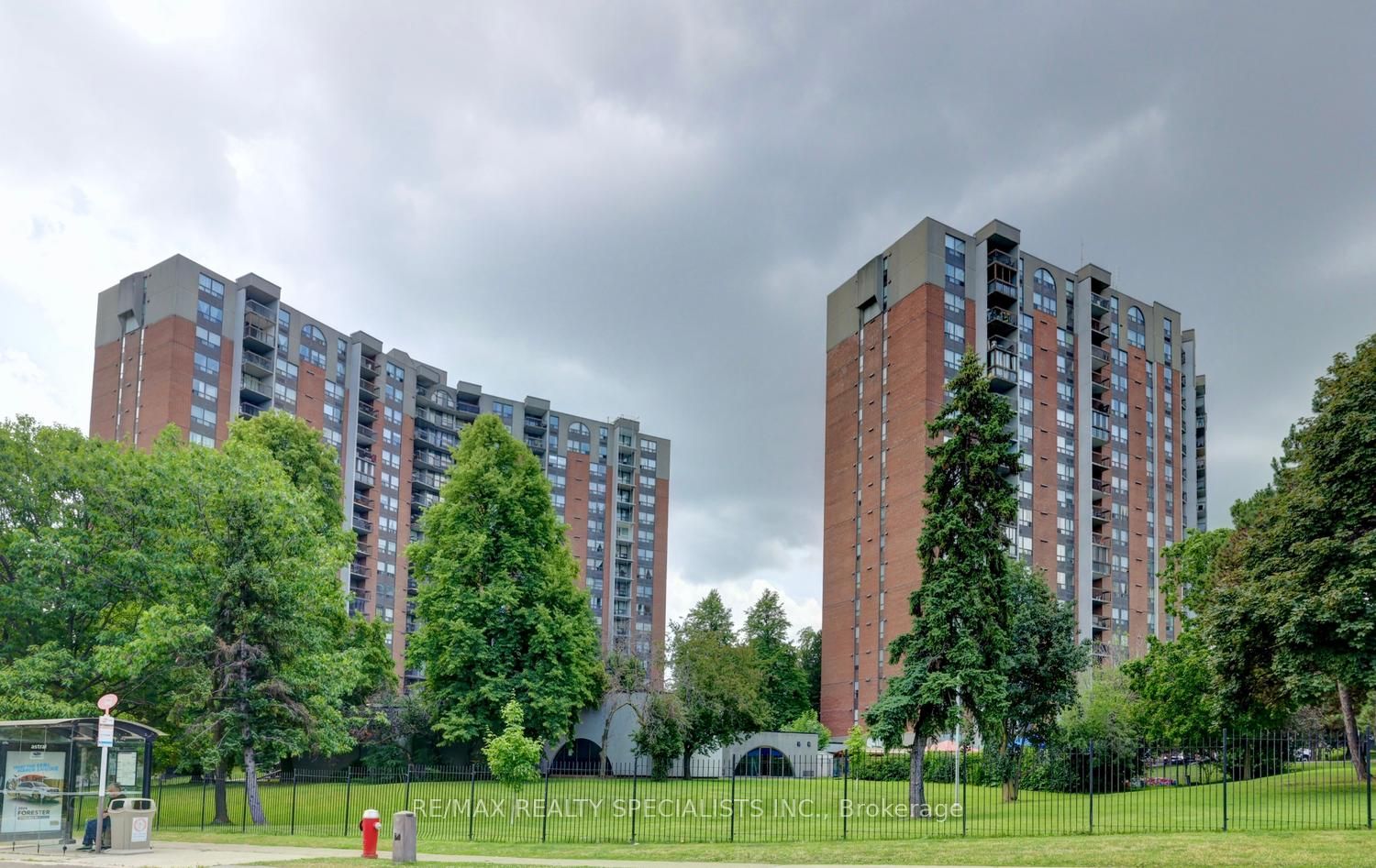20 Mississauga Valley Boulevard 704, Mississauga, ON L5A 3S1 photo 3