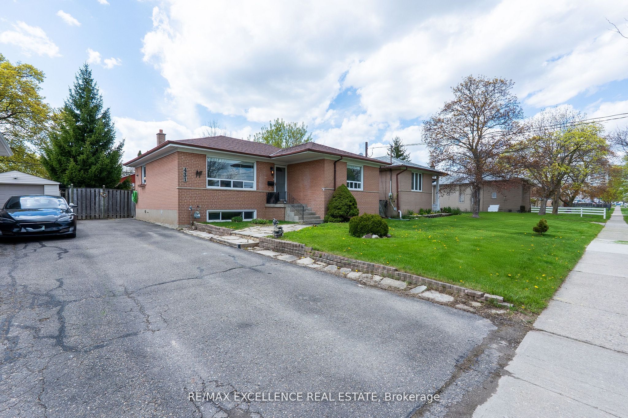 431 Delrex Boulevard, Halton Hills, ON L7G 4J1 photo 3