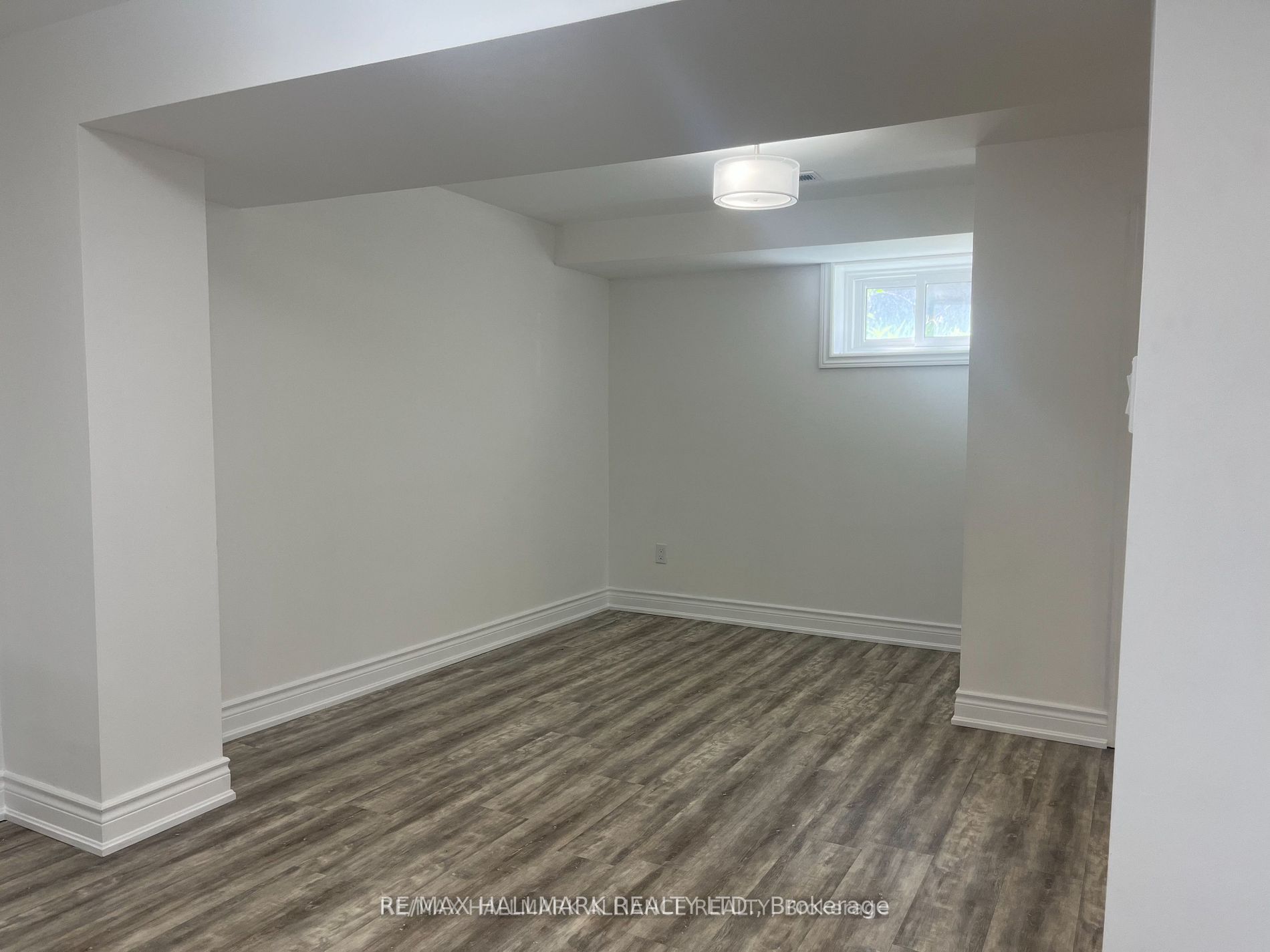 29 Savona Drive Lower, Toronto, ON M8W 4T9 photo 4