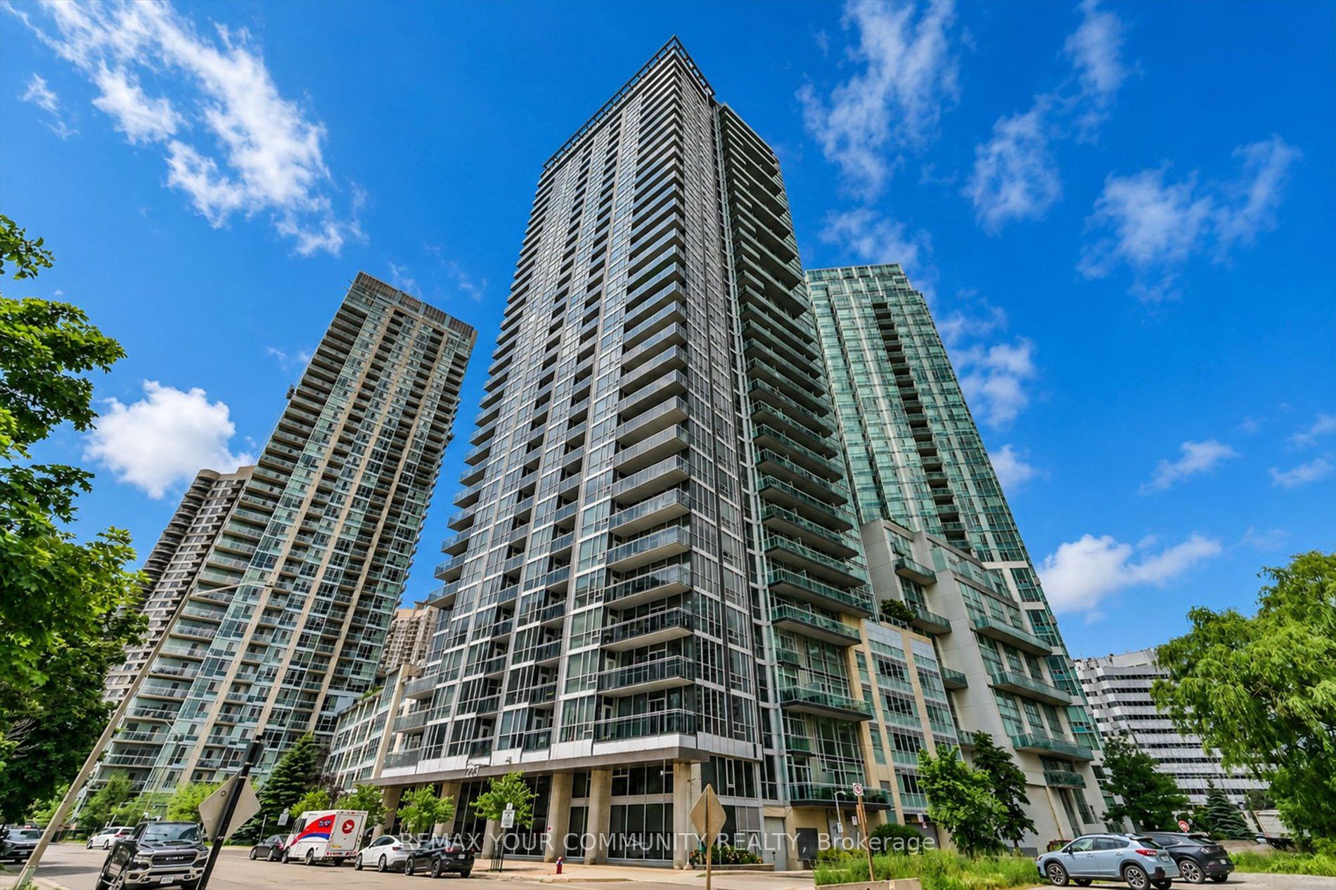 223 Webb Drive 908, Mississauga, ON L5B 0E8