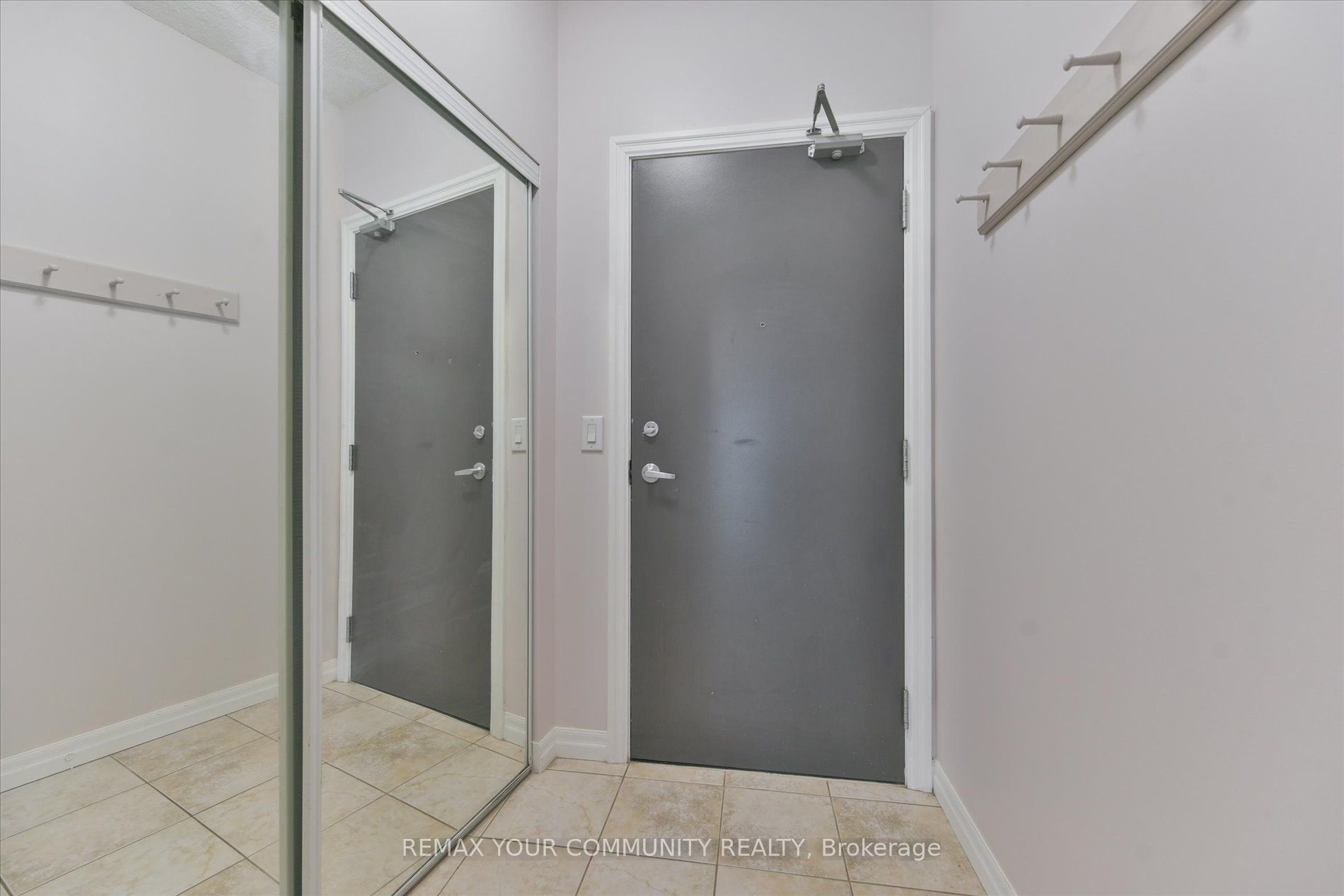223 Webb Drive 908, Mississauga, ON L5B 0E8 photo 4