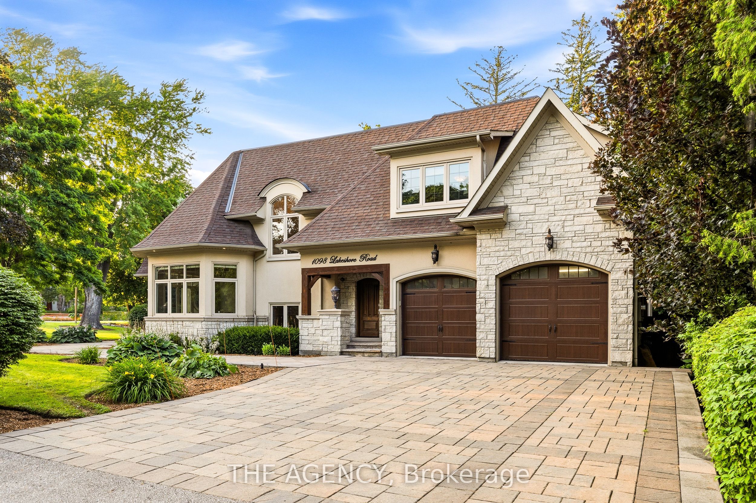 1098 Lakeshore Road W, Oakville, ON L6L 1E9 photo 4