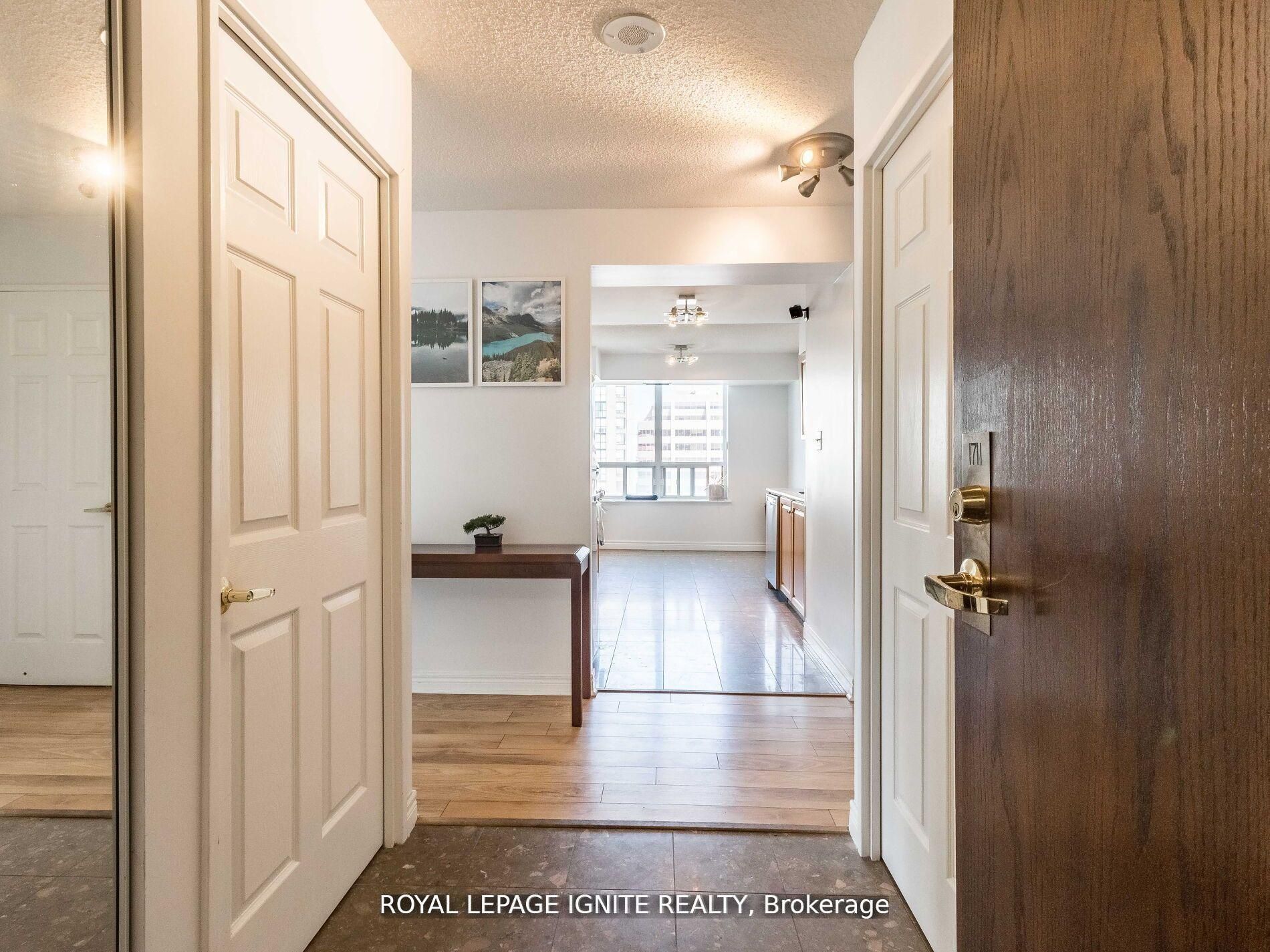 156 Enfield Place 1711, Mississauga, ON L5B 4L8 photo 4