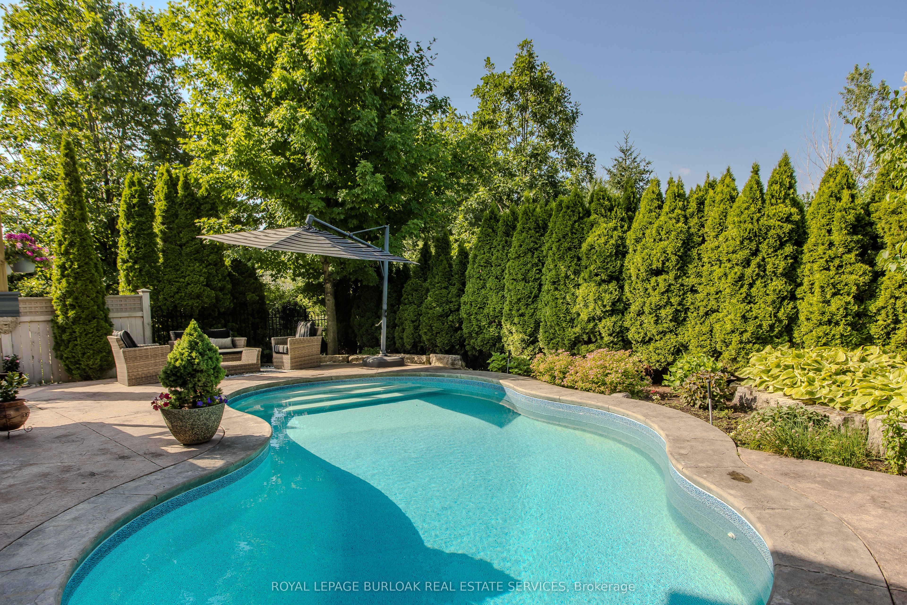 2330 Valleyridge Drive, Oakville, ON L6M 5C7 photo 4