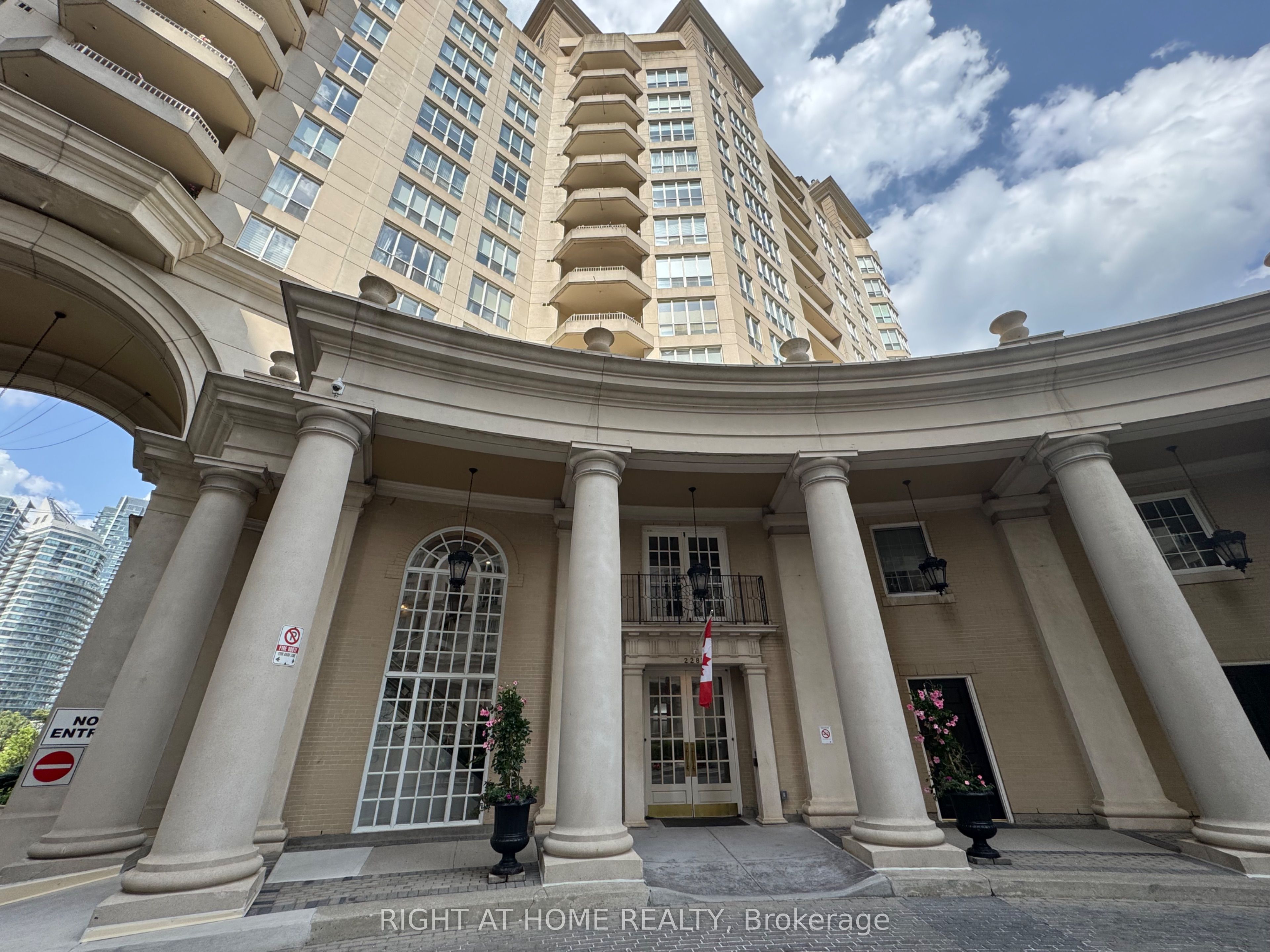 2287 Lake Shore Boulevard W 906, Toronto, ON M8V 3Y1 photo 2