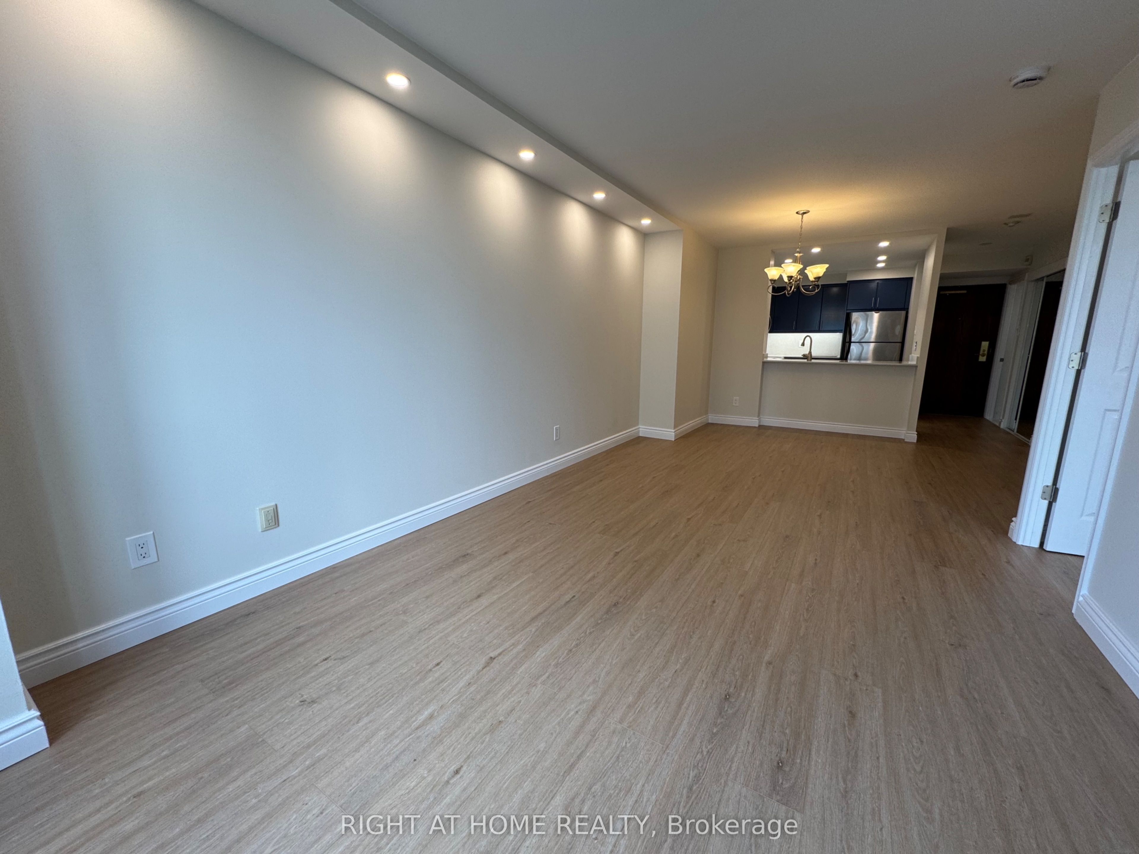 2287 Lake Shore Boulevard W 906, Toronto, ON M8V 3Y1 photo 4