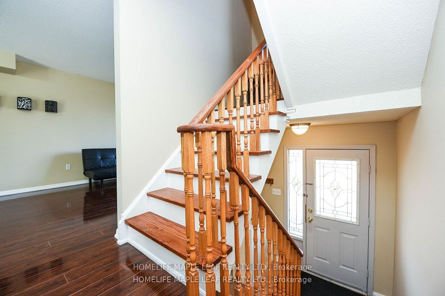 2 Clay Brick Court E 88, Brampton, ON L6V 4M7 photo 3