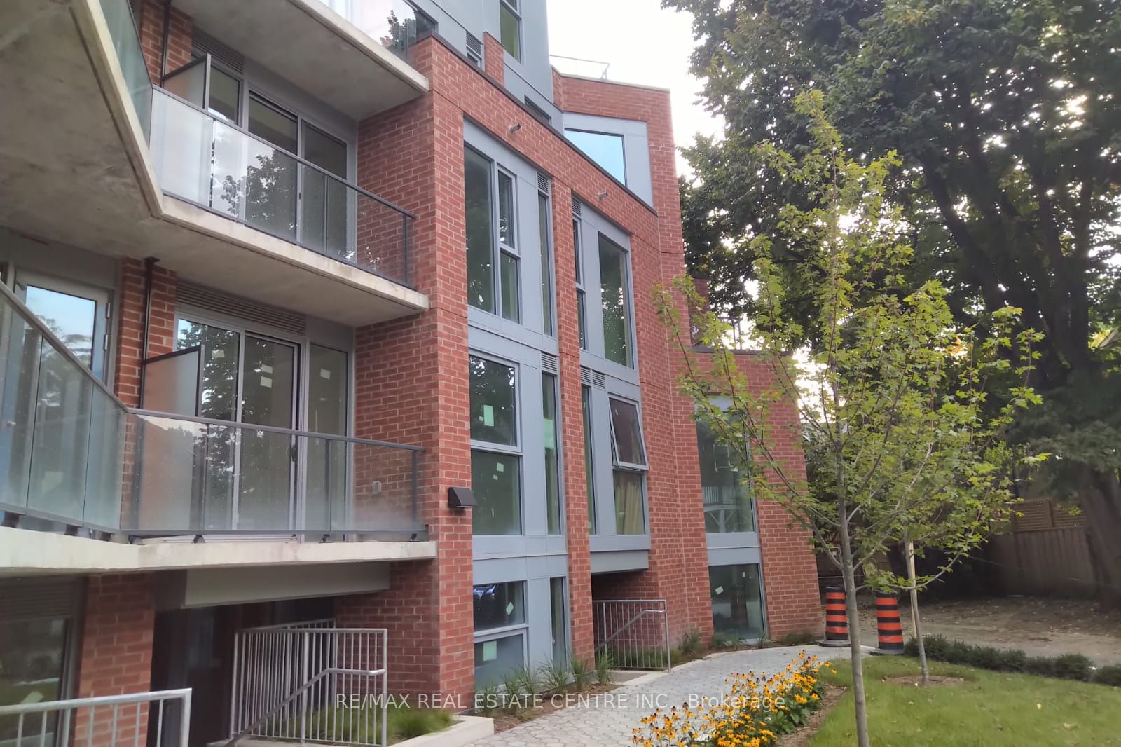 57 Brock Avenue 514, Toronto, ON M3H 3N2 photo 4