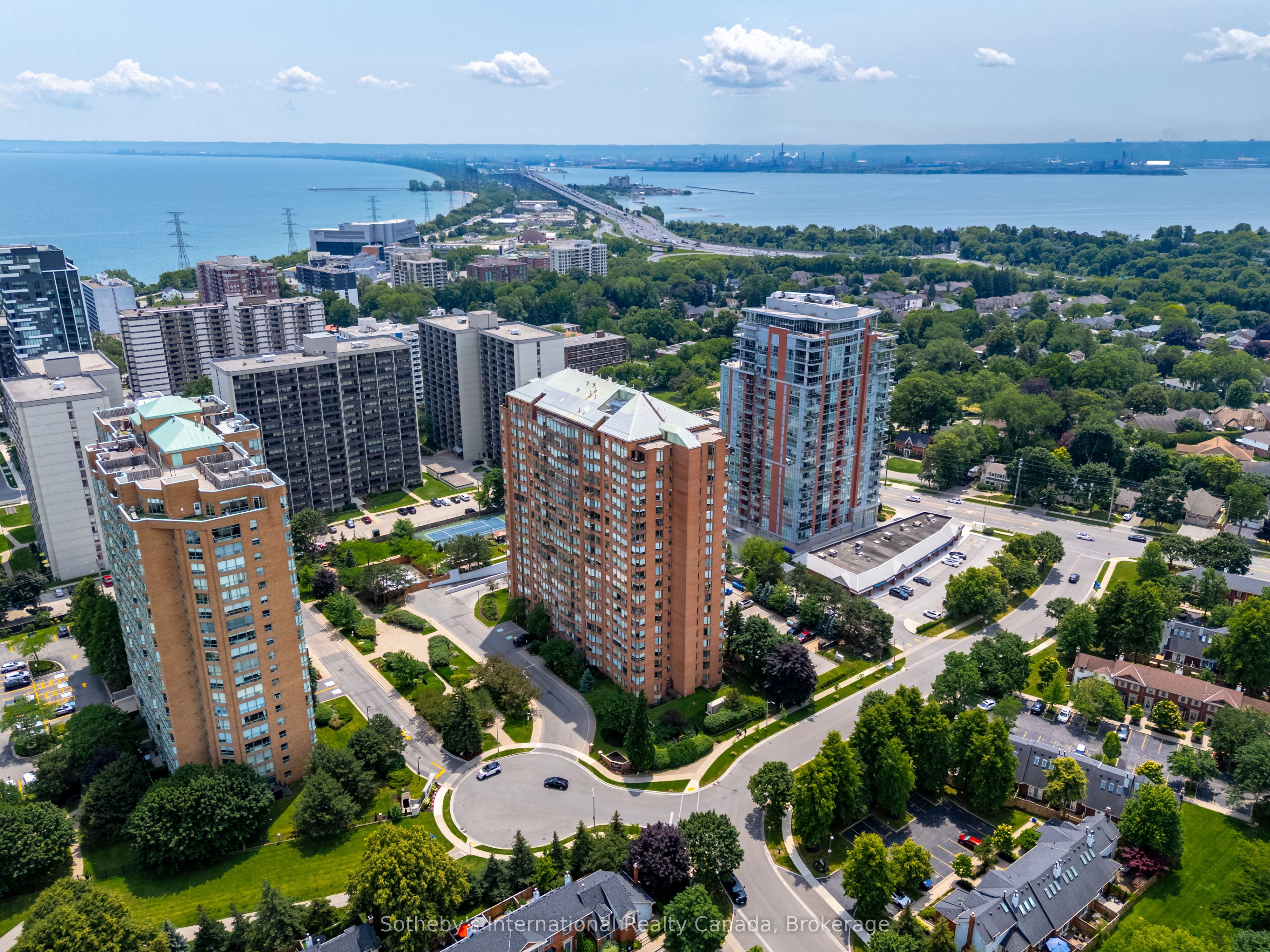 1270 Maple Crossing Boulevard 1910, Burlington, ON L7S 2J3