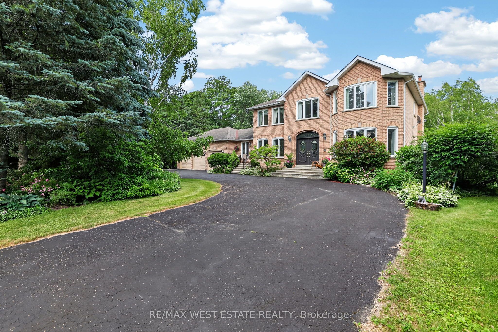 3 Country Lane Drive, Caledon, ON L7E 0B4