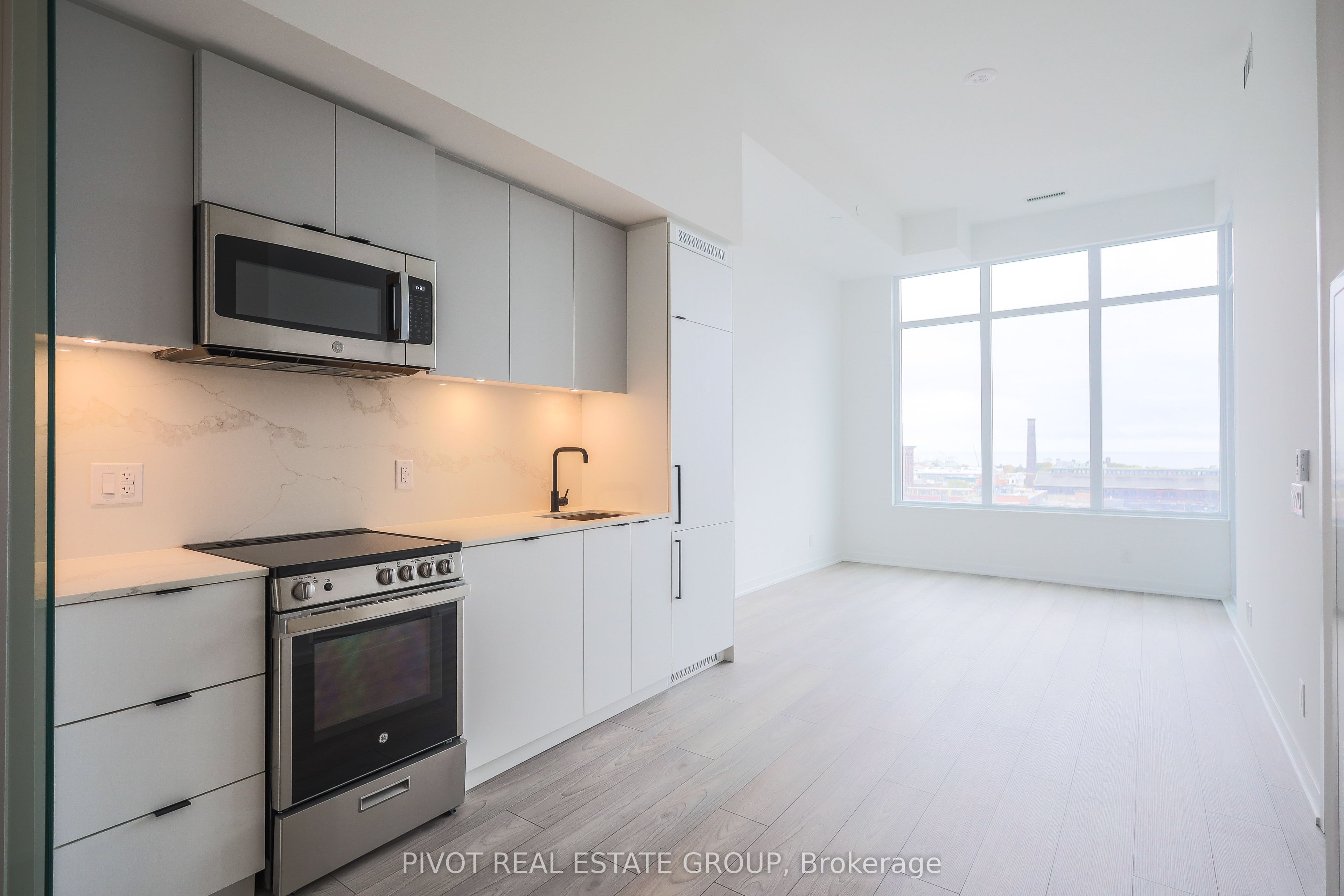 285 Dufferin Street 715, Toronto, ON M6K 0J2
