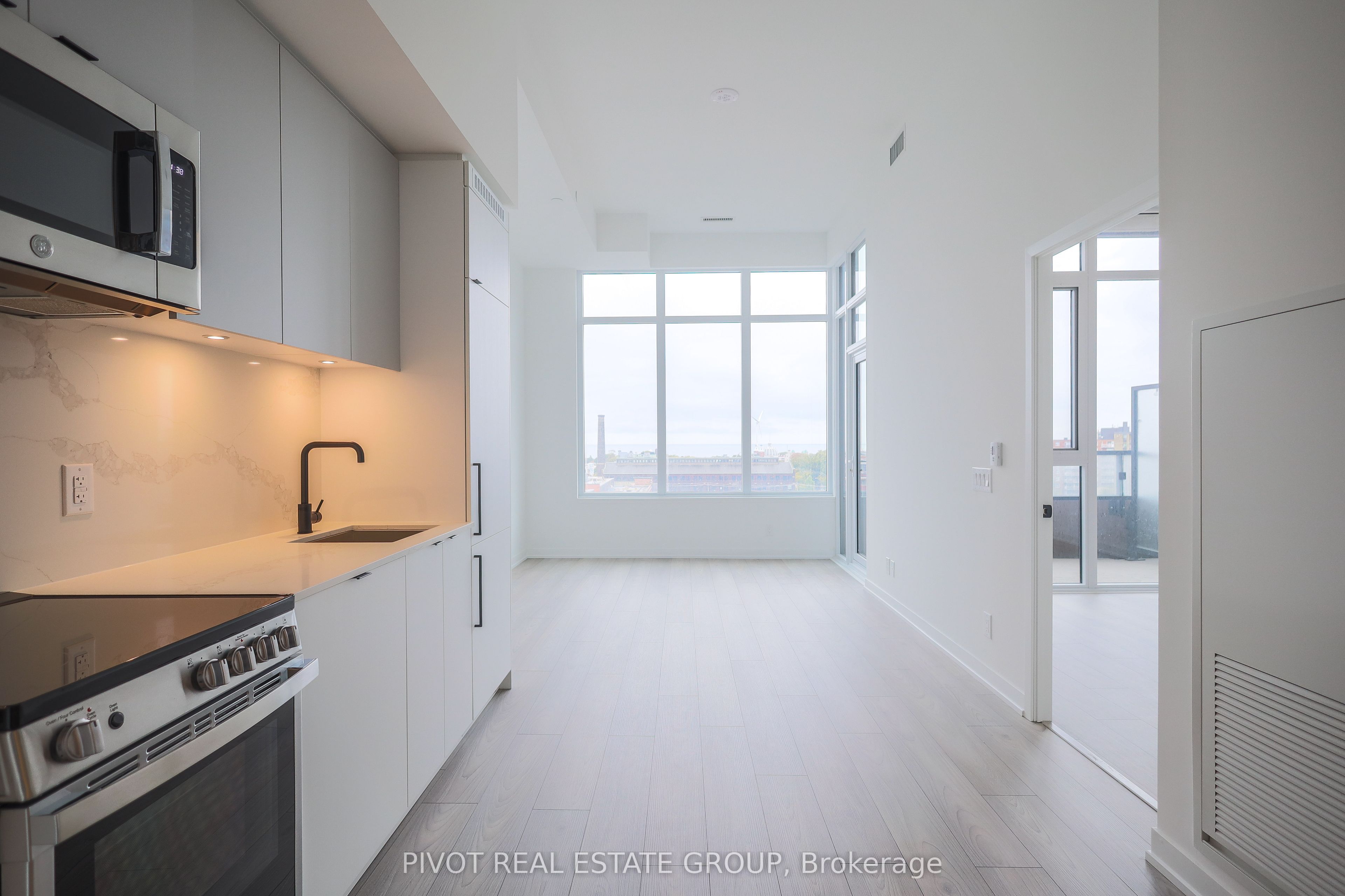 285 Dufferin Street 715, Toronto, ON M6K 0J2 photo 2