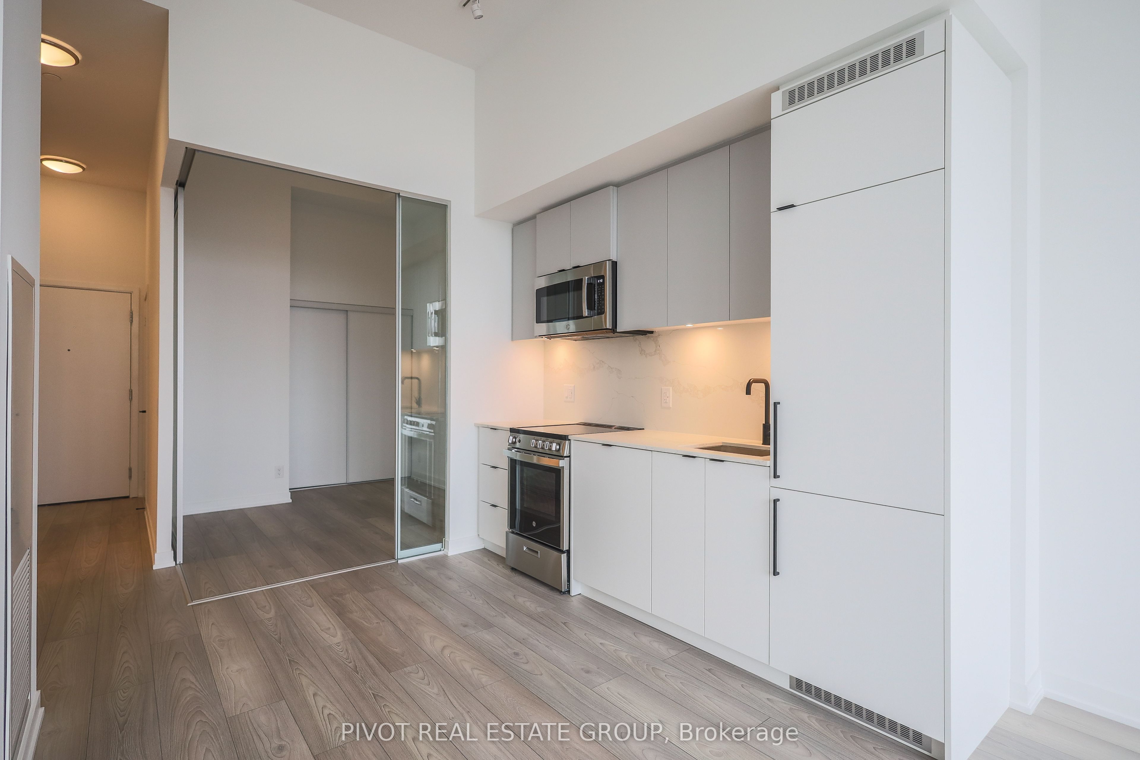 285 Dufferin Street 715, Toronto, ON M6K 0J2 photo 3