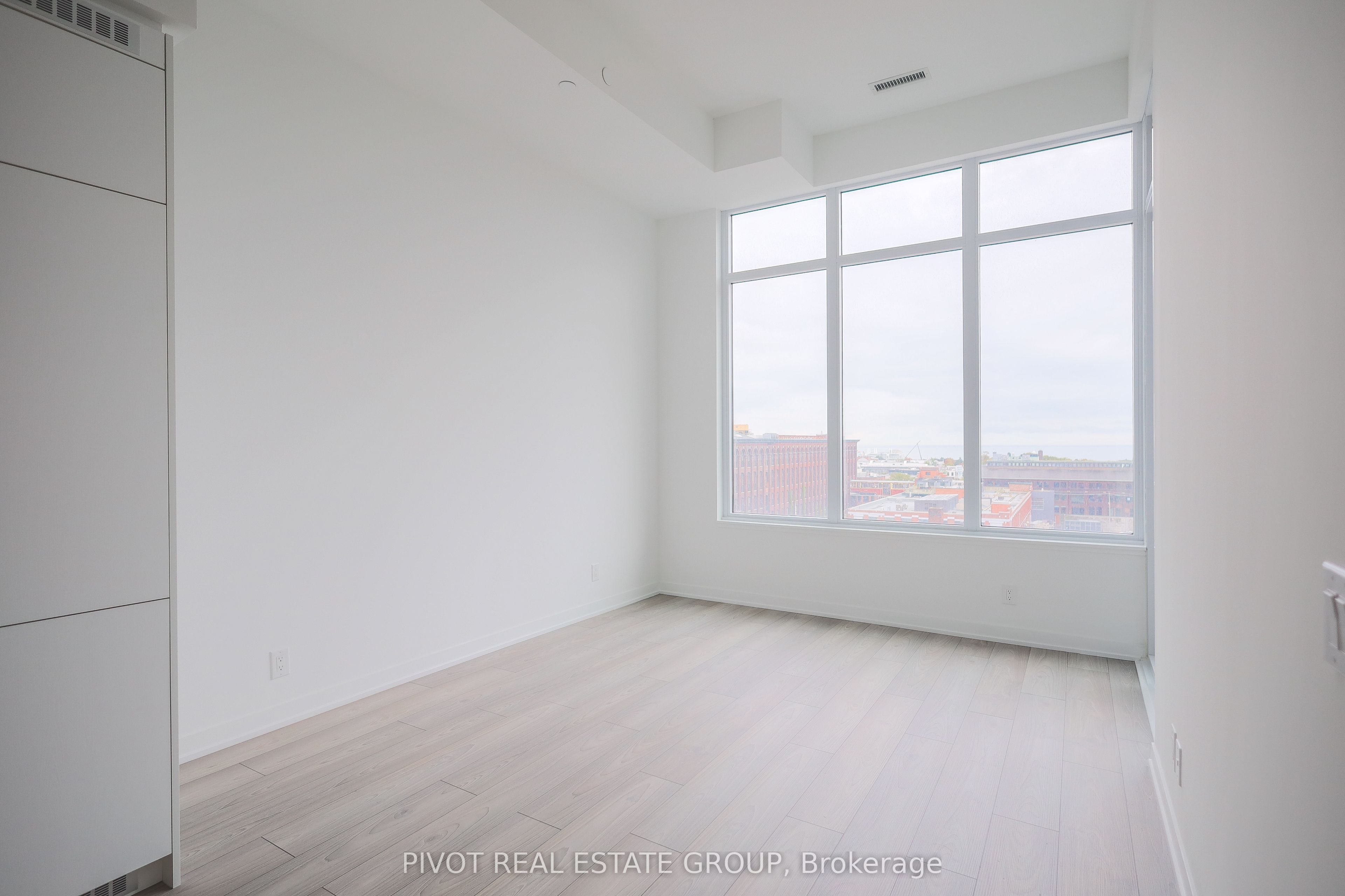 285 Dufferin Street 715, Toronto, ON M6K 0J2 photo 4
