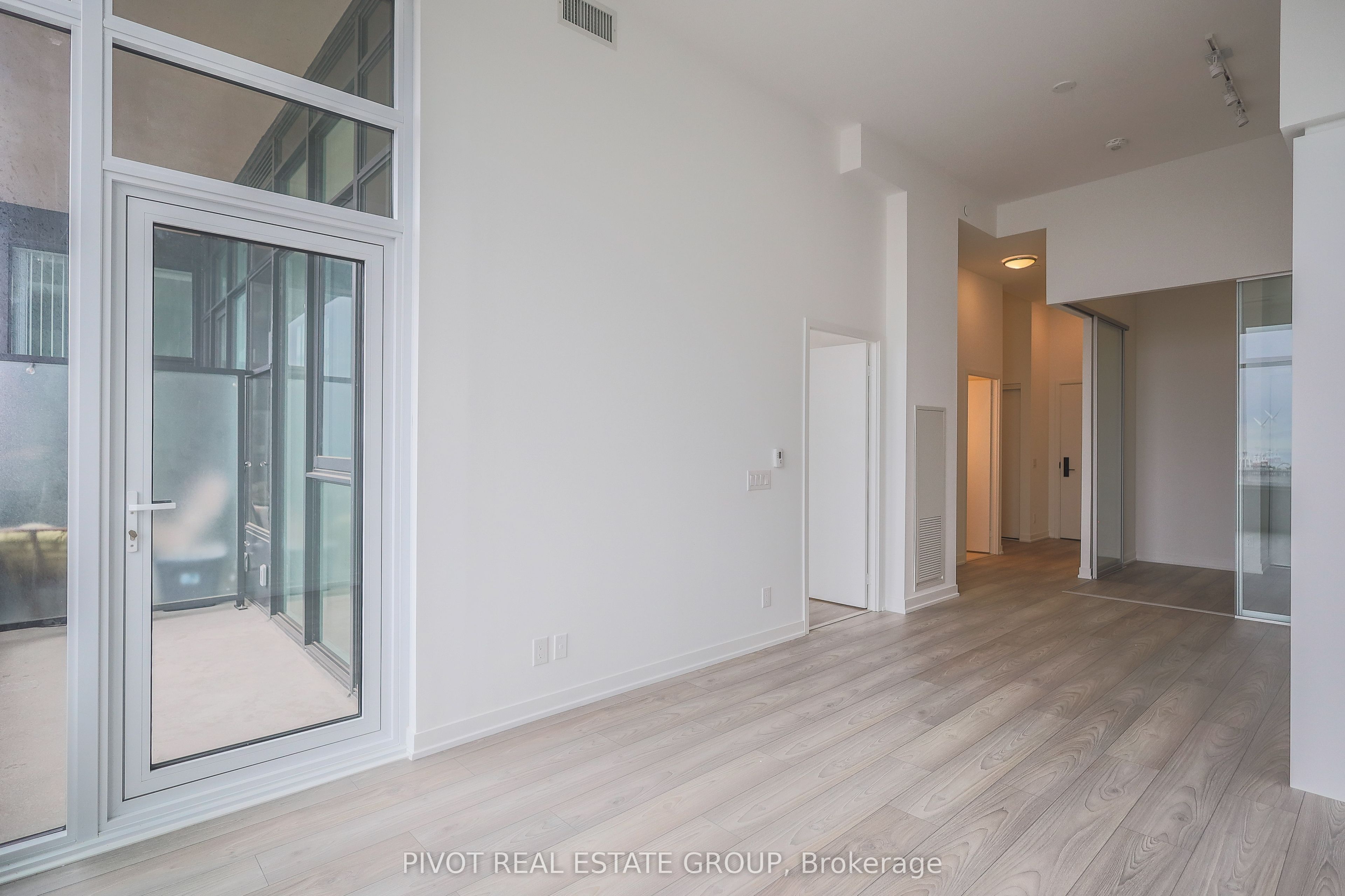 285 Dufferin Street 715, Toronto, ON M6K 0J2 photo 5