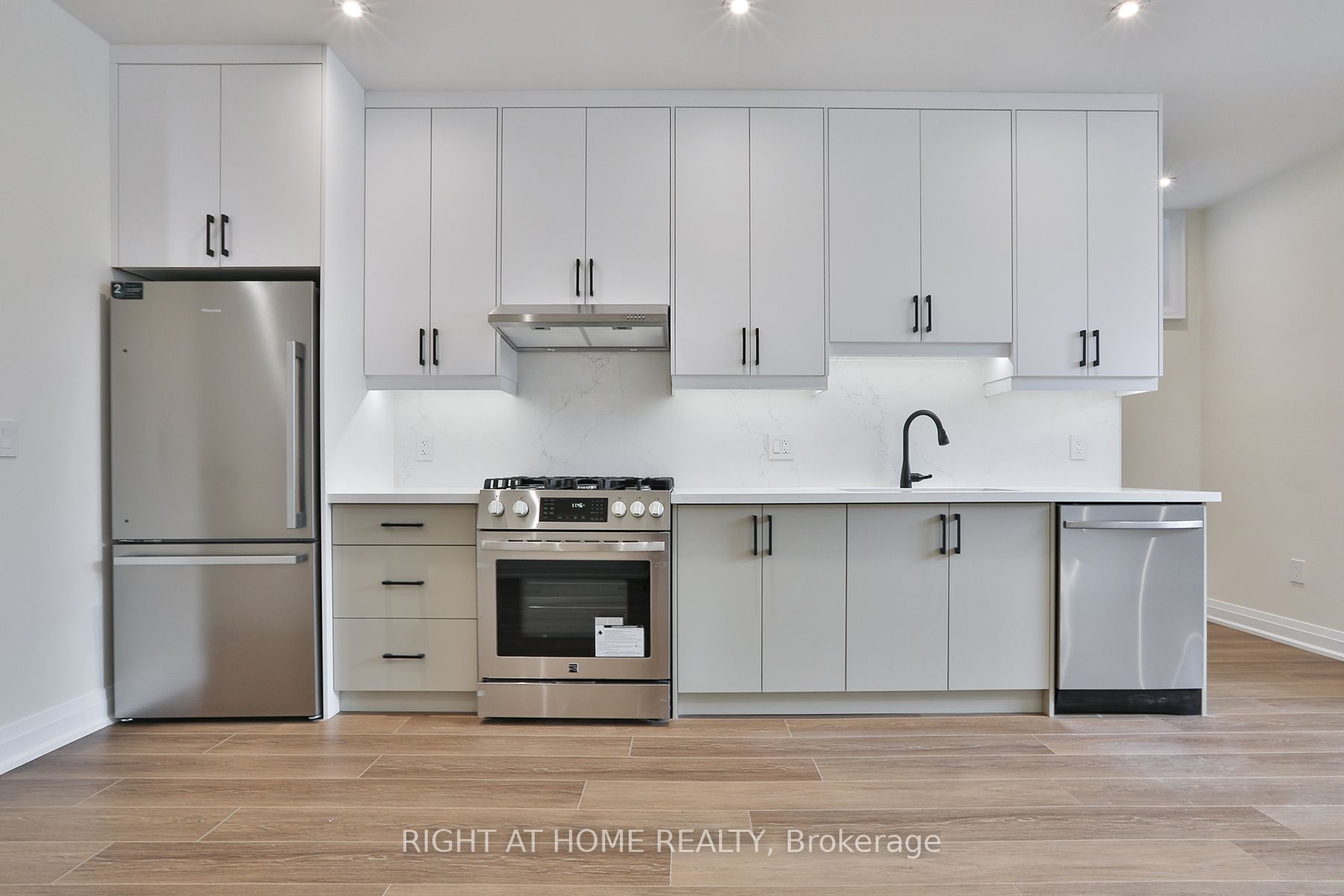 39 Fifteenth Street 2, Toronto, ON M8V 3J3 photo 3