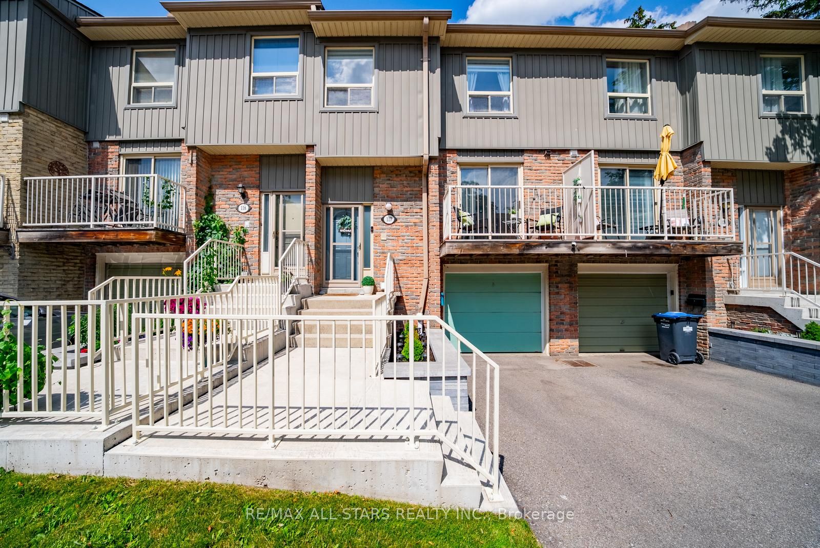 60 Hanson Road 117, Mississauga, ON L5B 2P6