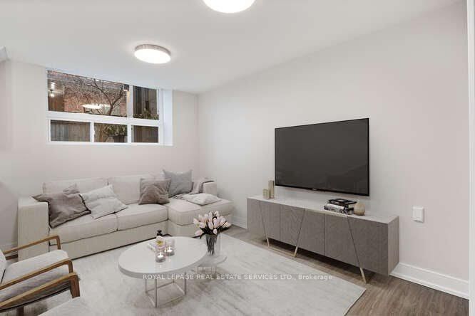 18 Anglesey Boulevard B2, Toronto, ON M9A 3B3 photo 2