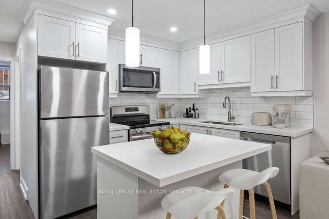 18 Anglesey Boulevard B2, Toronto, ON M9A 3B3 photo 3