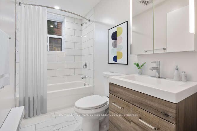 18 Anglesey Boulevard B2, Toronto, ON M9A 3B3 photo 5