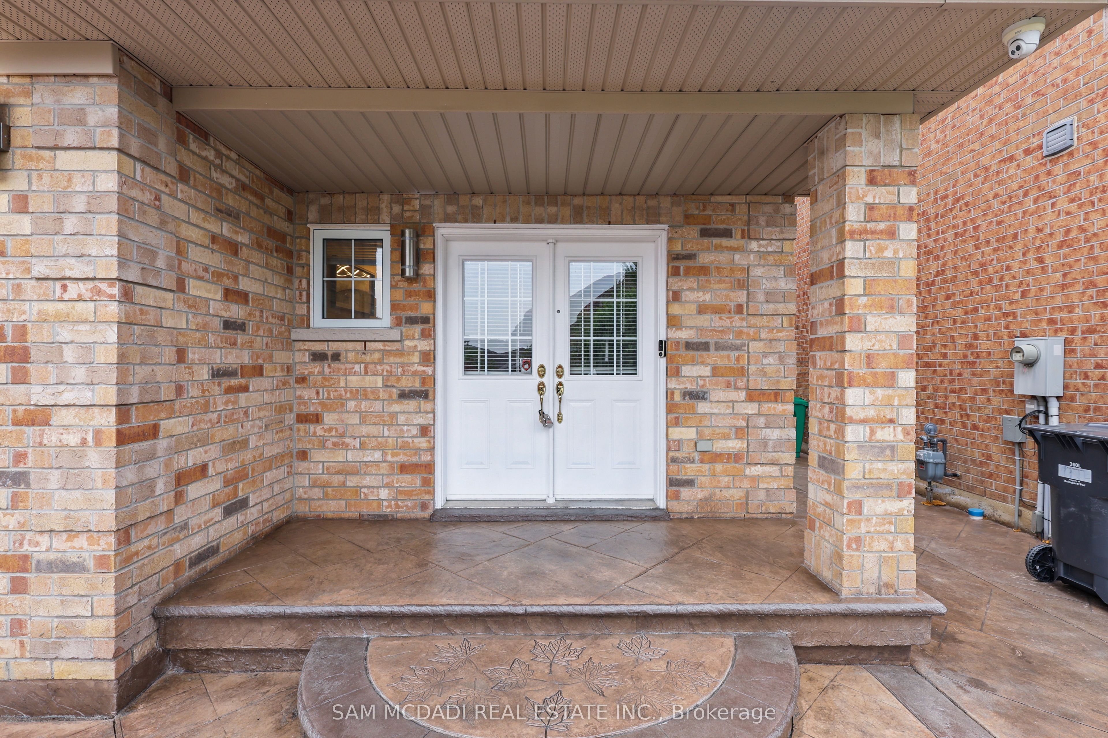 7195 Wrigley Court, Mississauga, ON L5W 0C8 photo 2