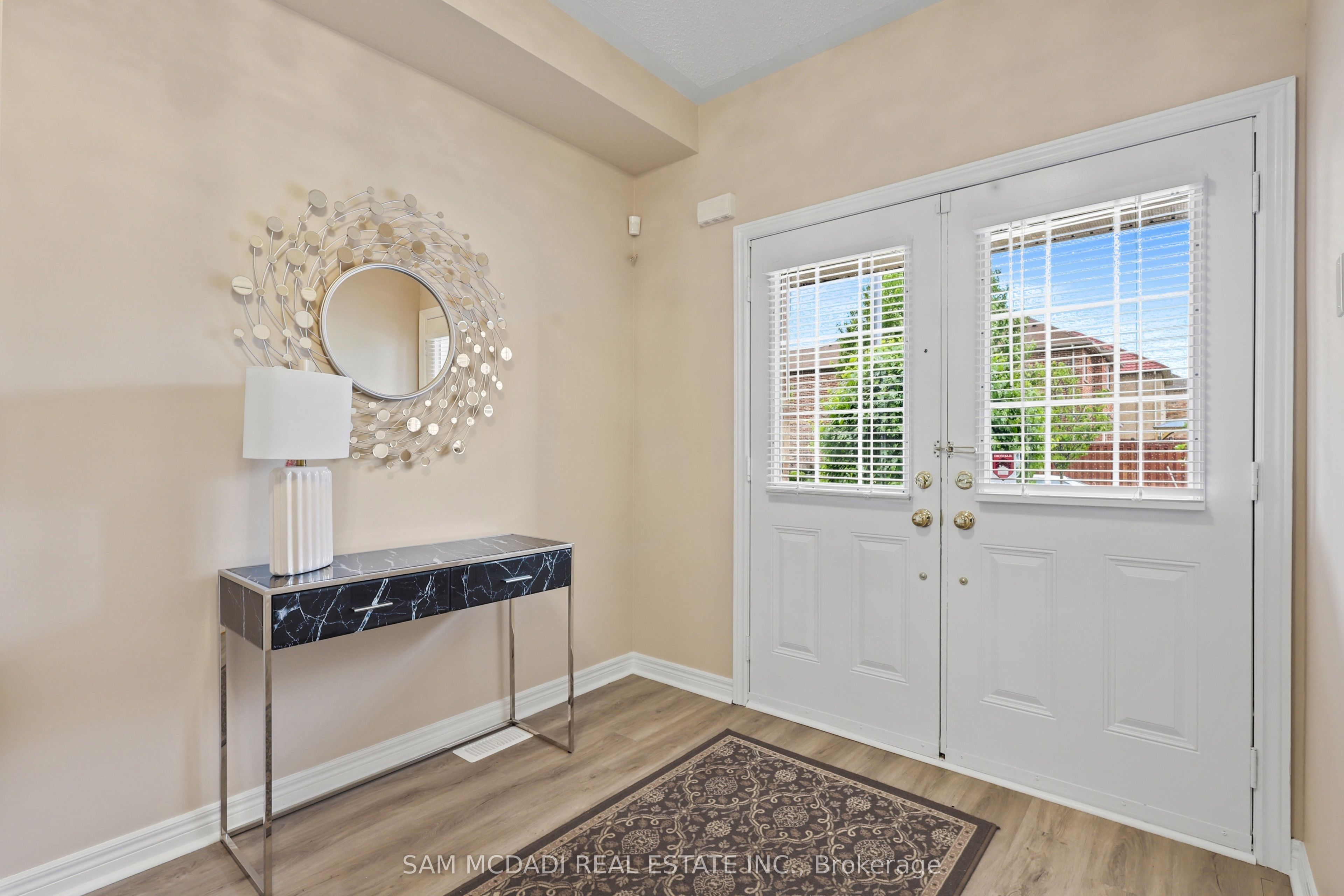 7195 Wrigley Court, Mississauga, ON L5W 0C8 photo 3