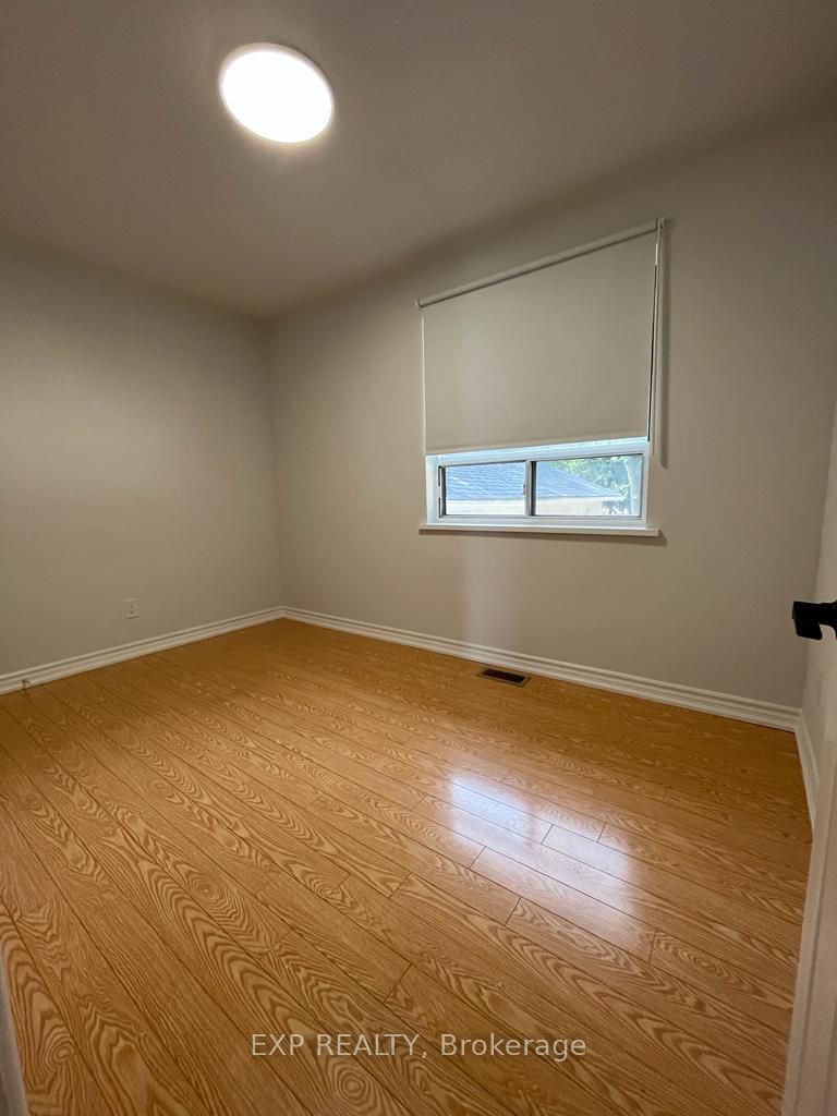 254 Hillside Drive Upper Level, Mississauga, ON L5M 1G5 photo 4
